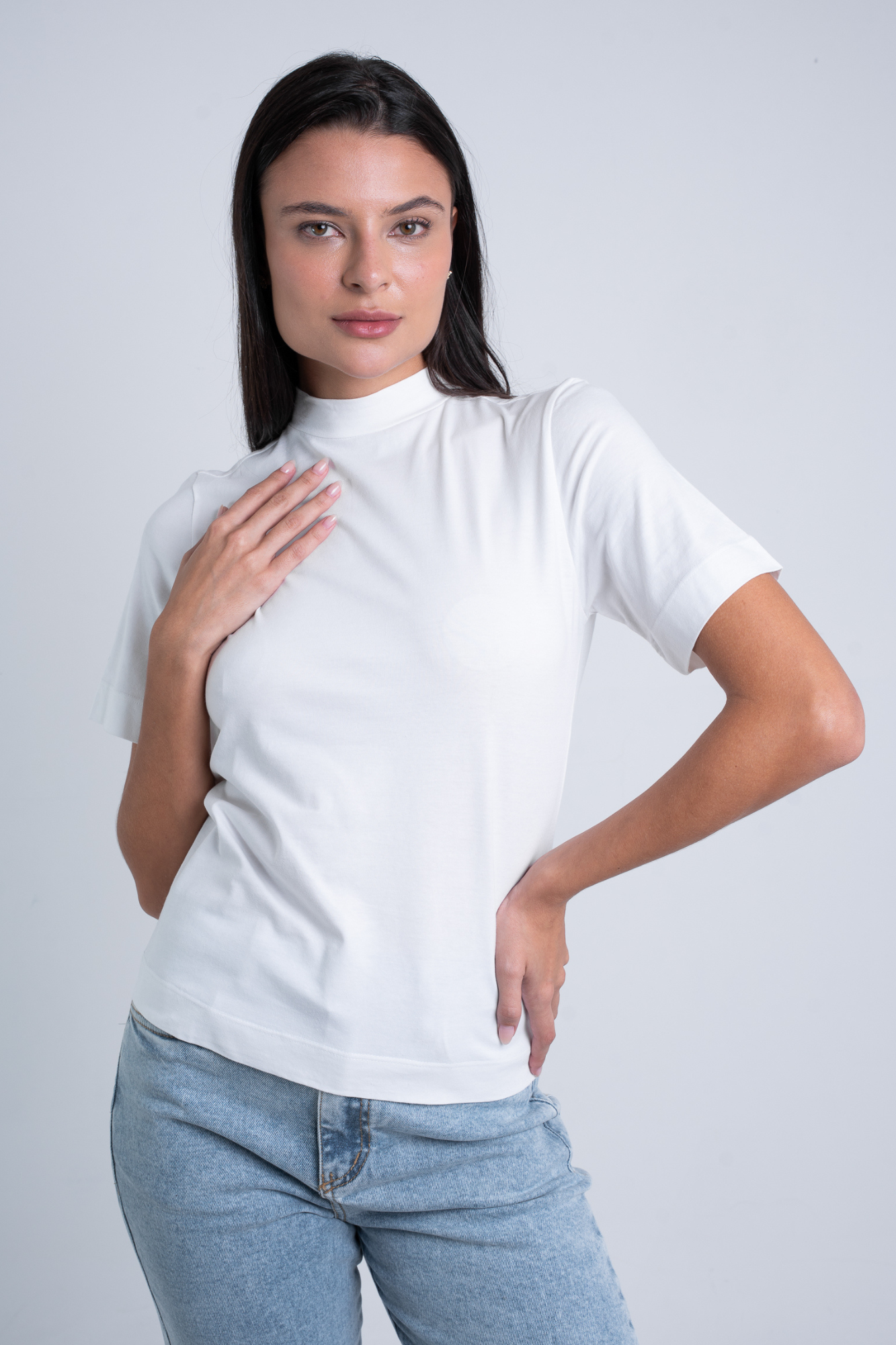 Camiseta Moon Basics Gola Alta Off-white