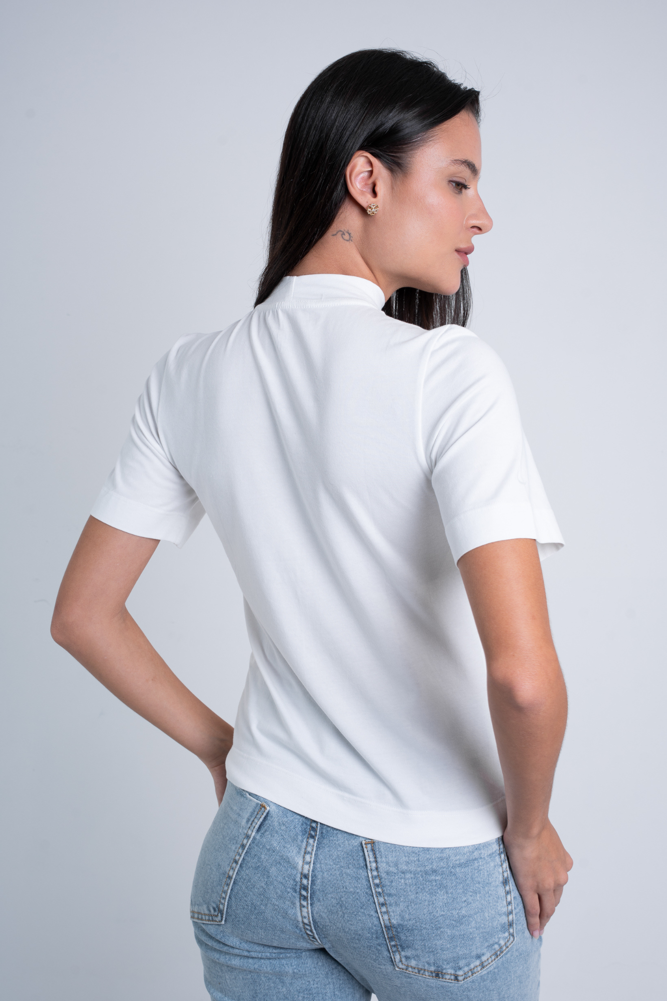 Camiseta Moon Basics Gola Alta Off-white