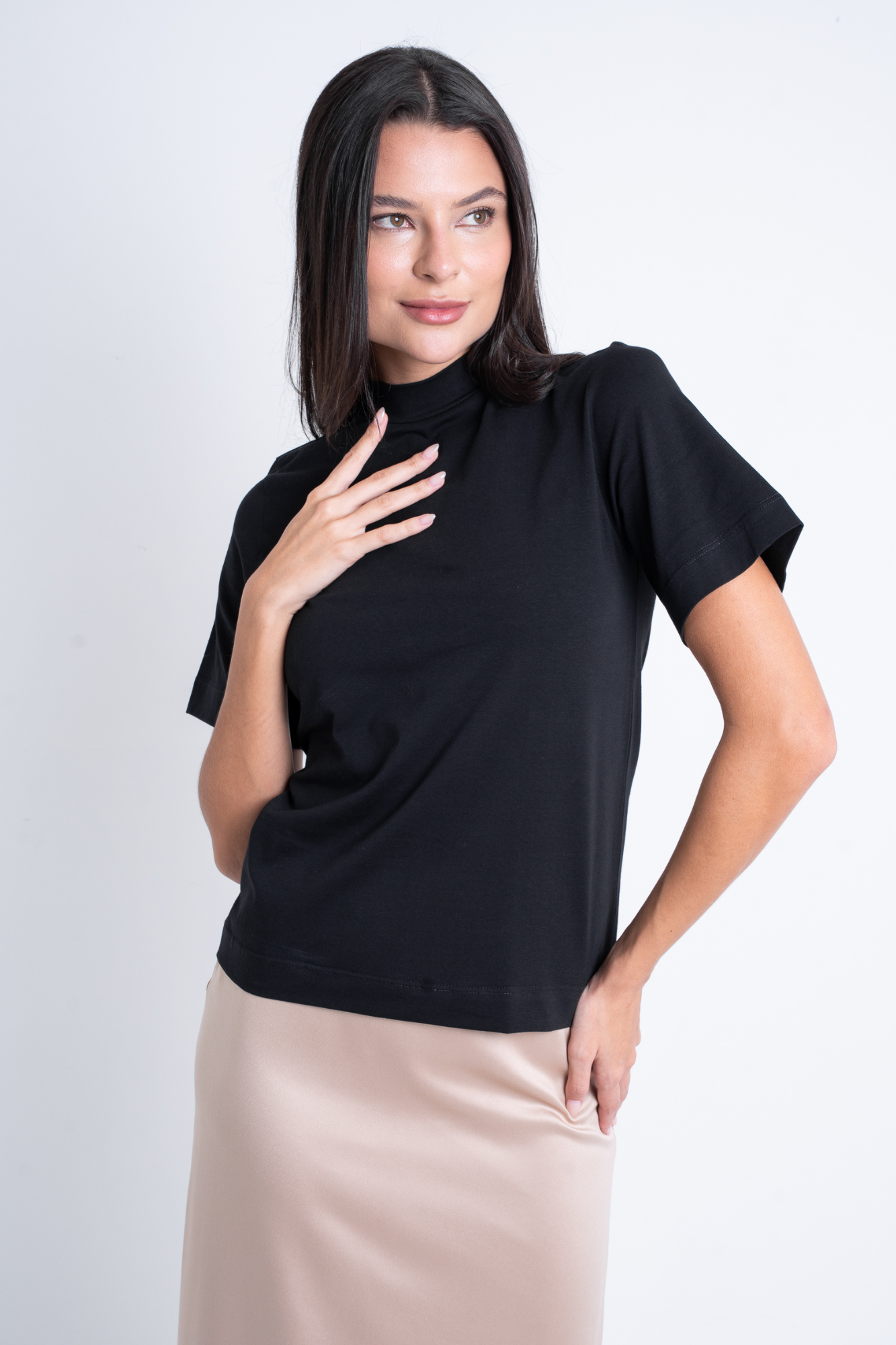 Camiseta Moon Basics Gola Alta Preta