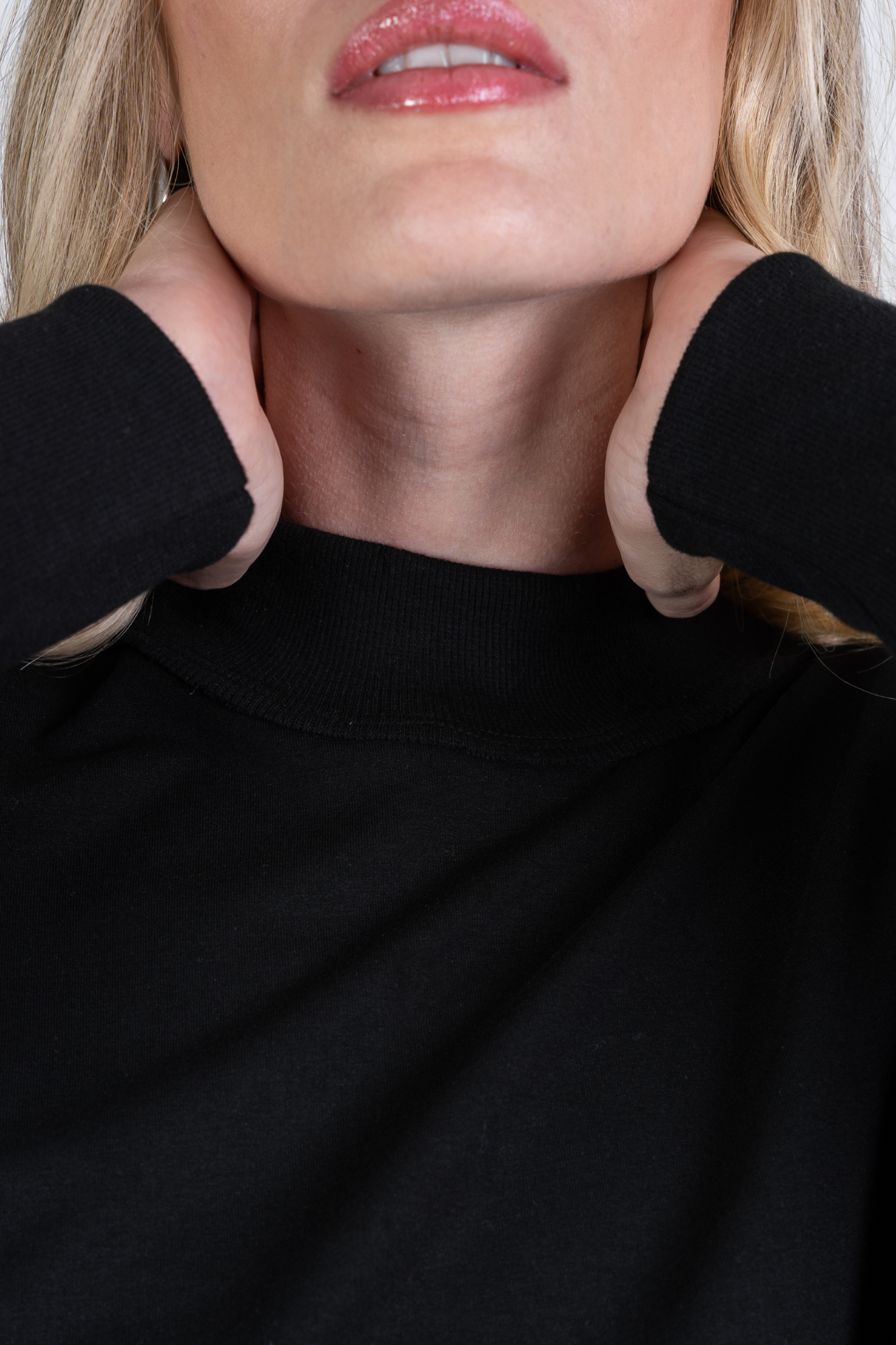 Moletom Moon Manga Franzida Preto