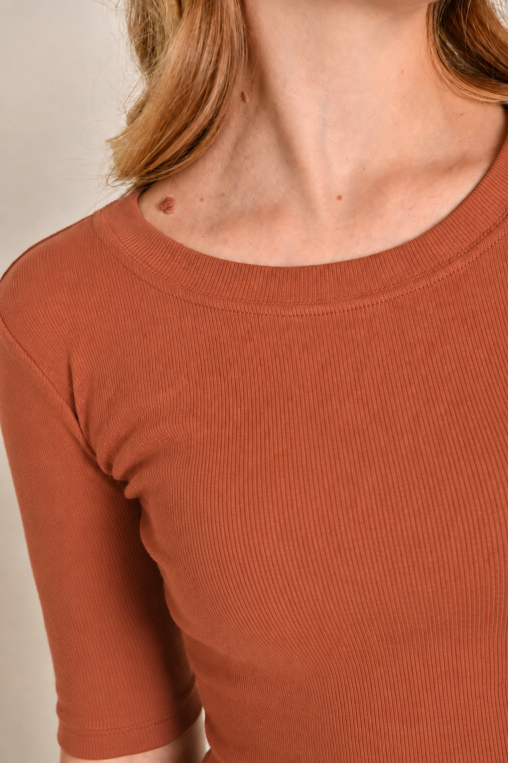 Camiseta Douz Roberta 3/4 Canelada Marrom
