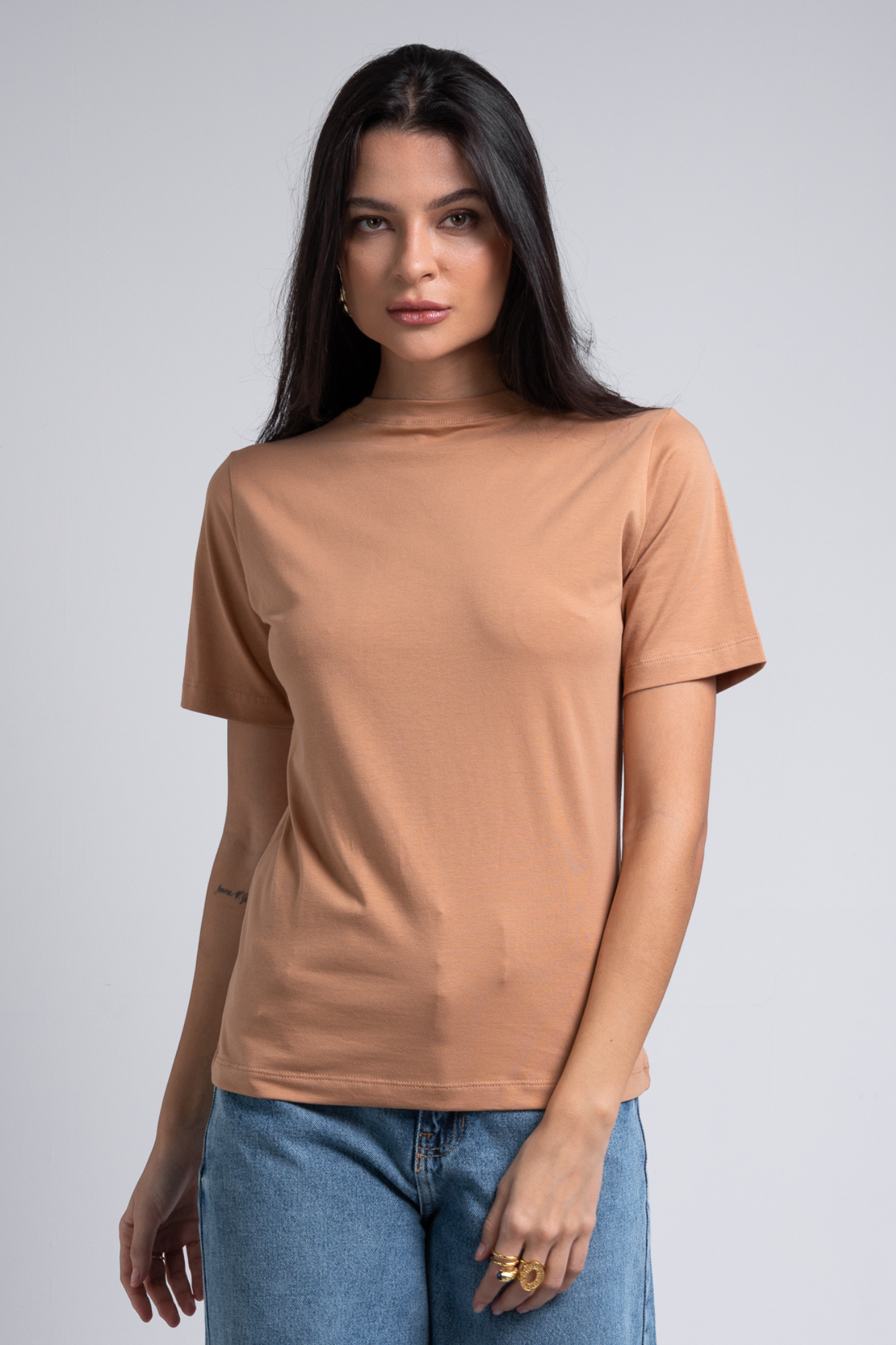 Camiseta Lisa New Moon Gola O Mocha