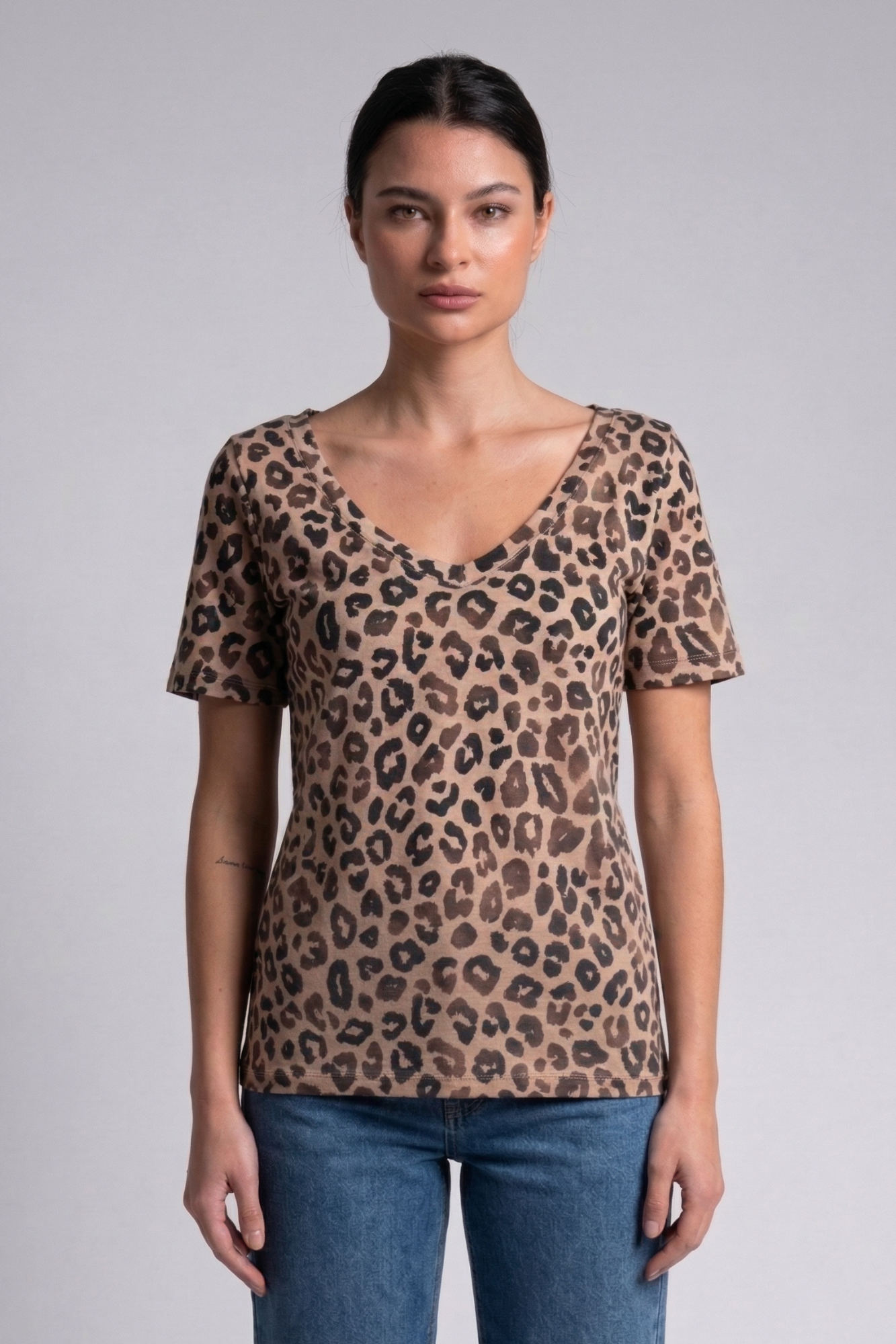 Camiseta New Moon Gola V Onça