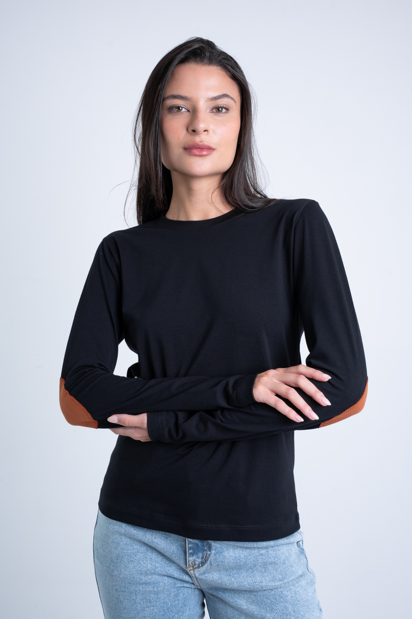 Blusa com Cotoveleira Moon Gola O Preta