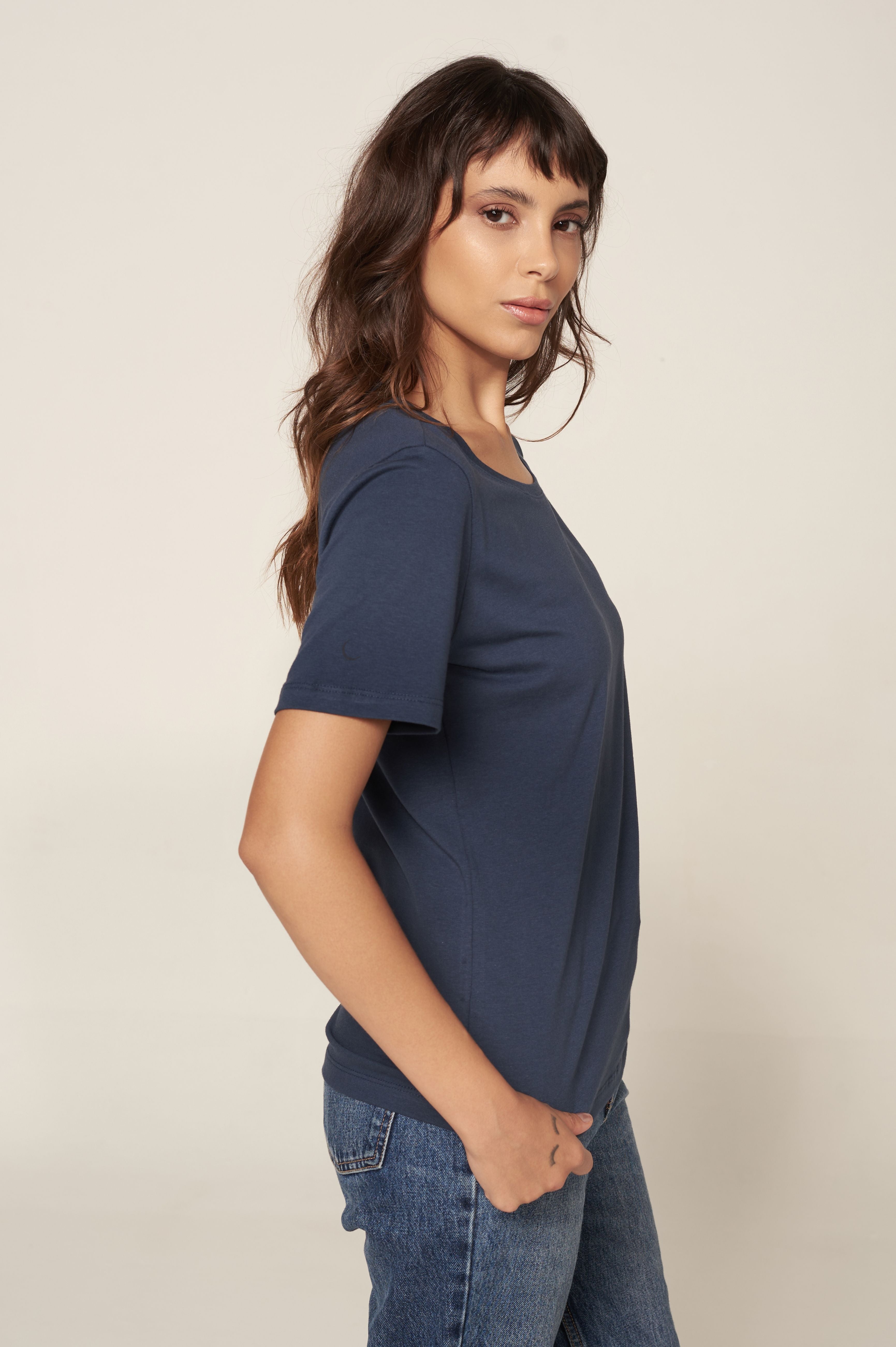 Camiseta Essential Moon Basics Gola O Azul