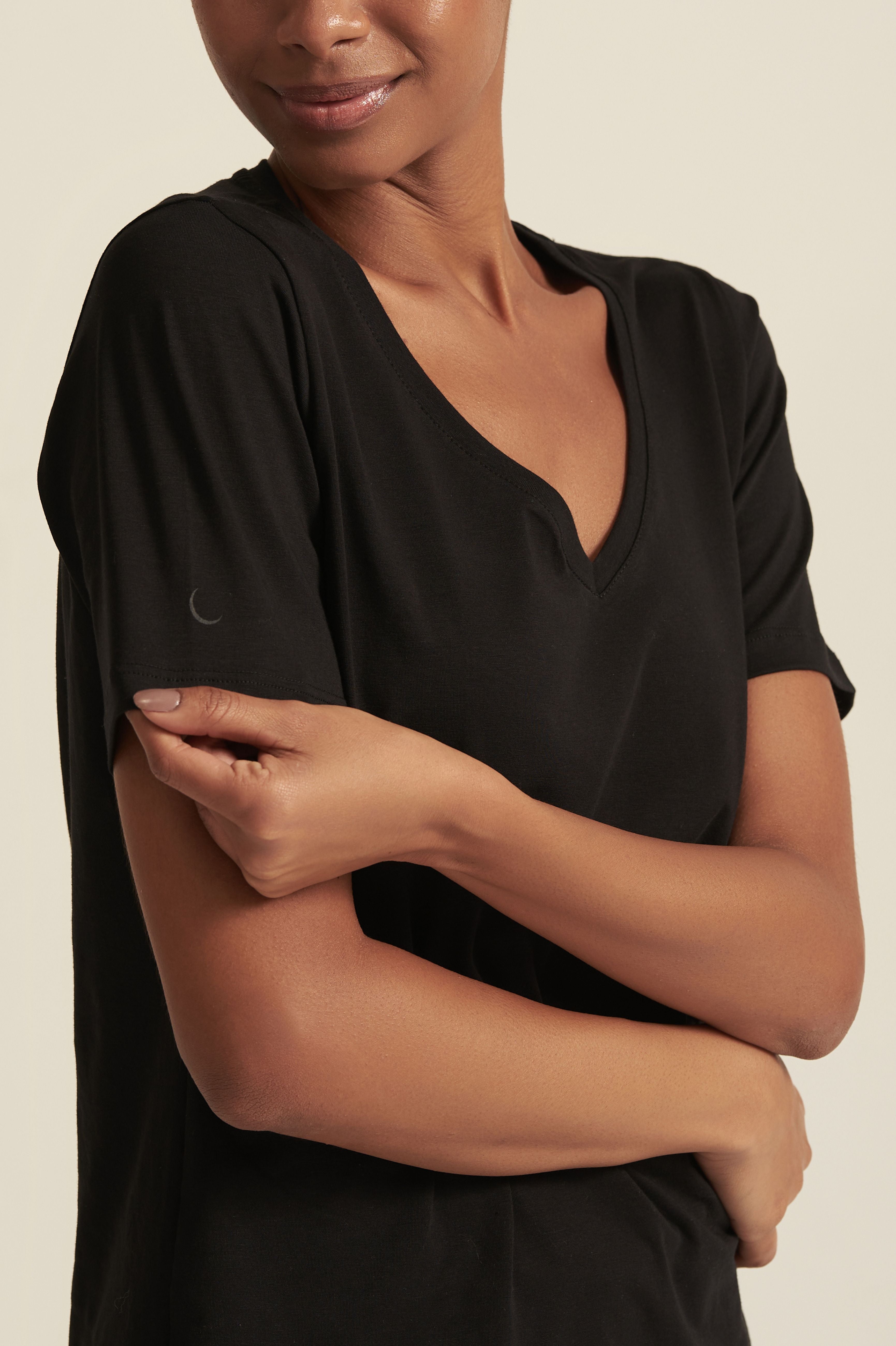 Camiseta Essential Moon Basics Gola V Preta