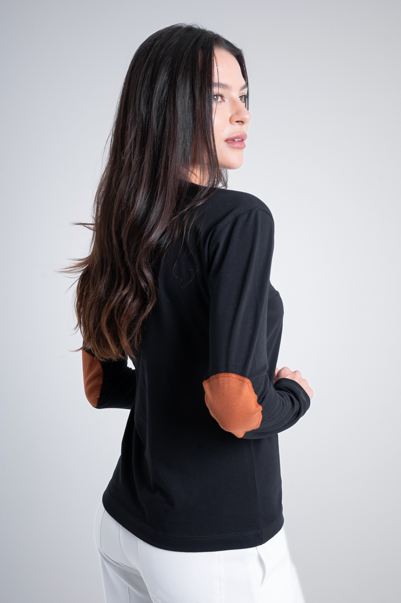 Blusa com Cotoveleira Moon Gola O Preta