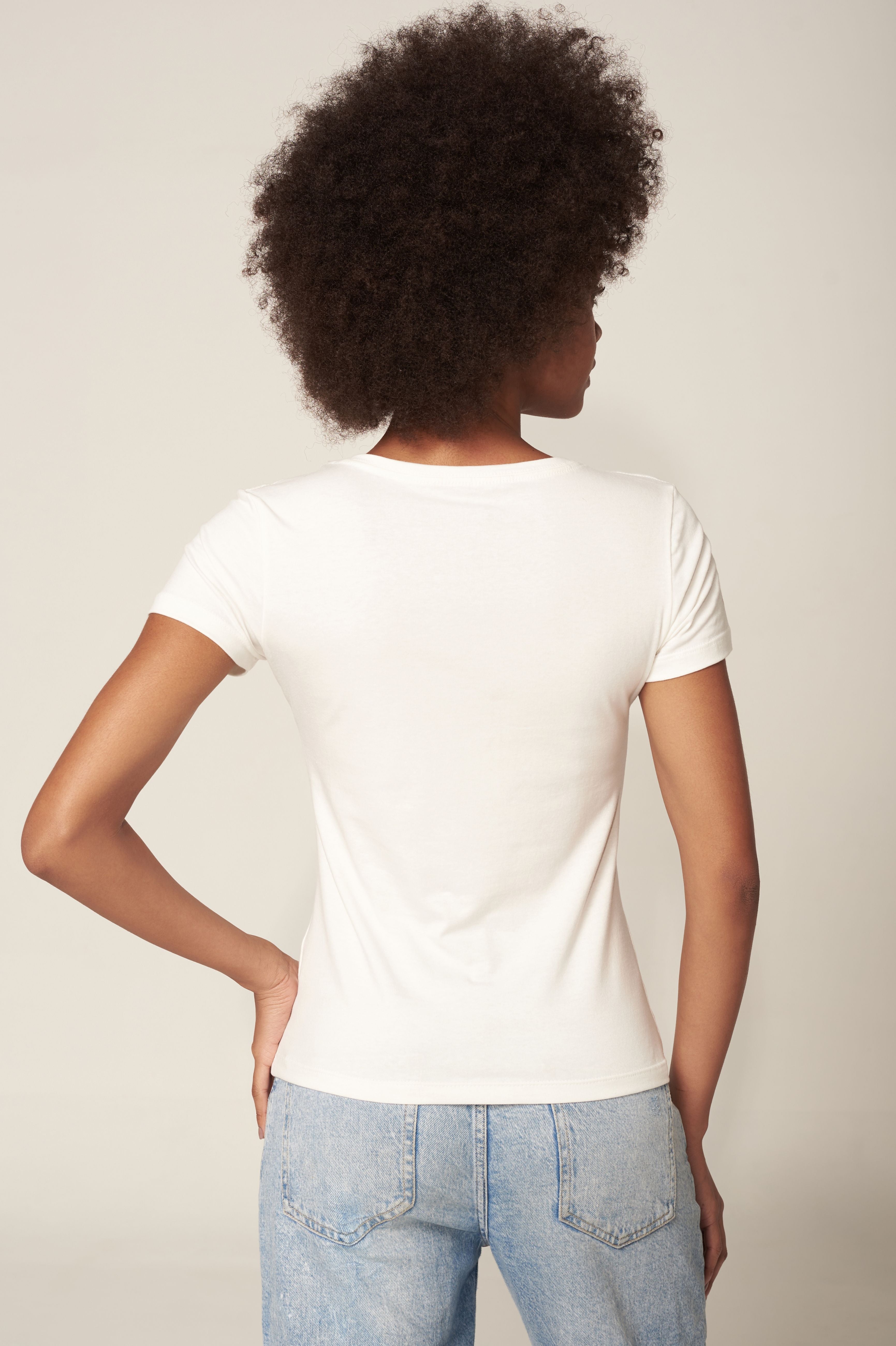 Camiseta Baby Look Moon Basics Gola O Off-white