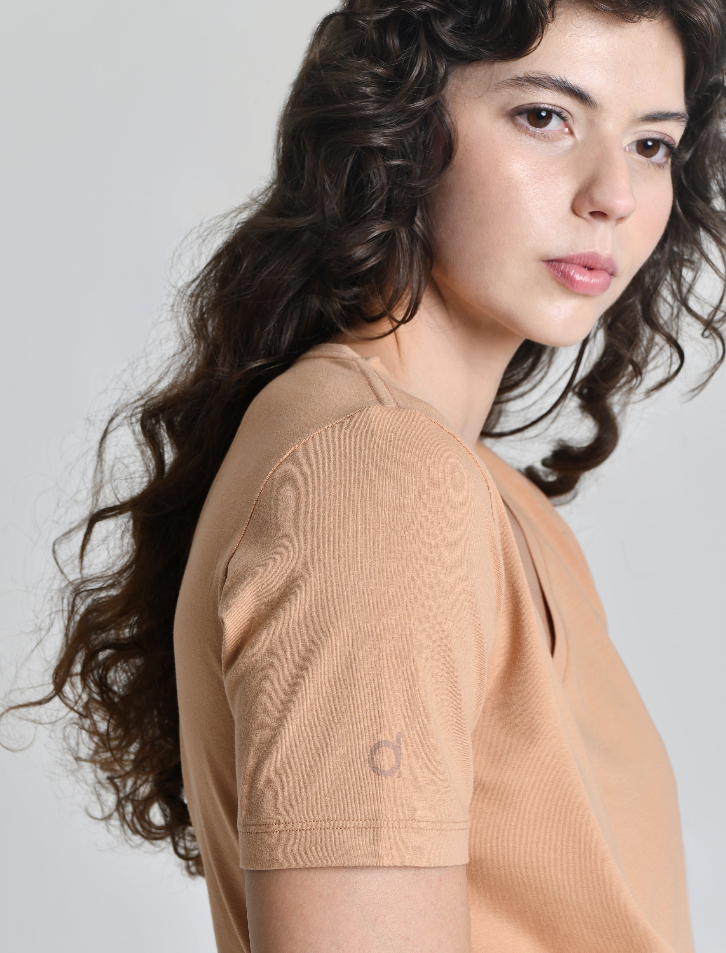 Camiseta Douz Manuela Caramelo