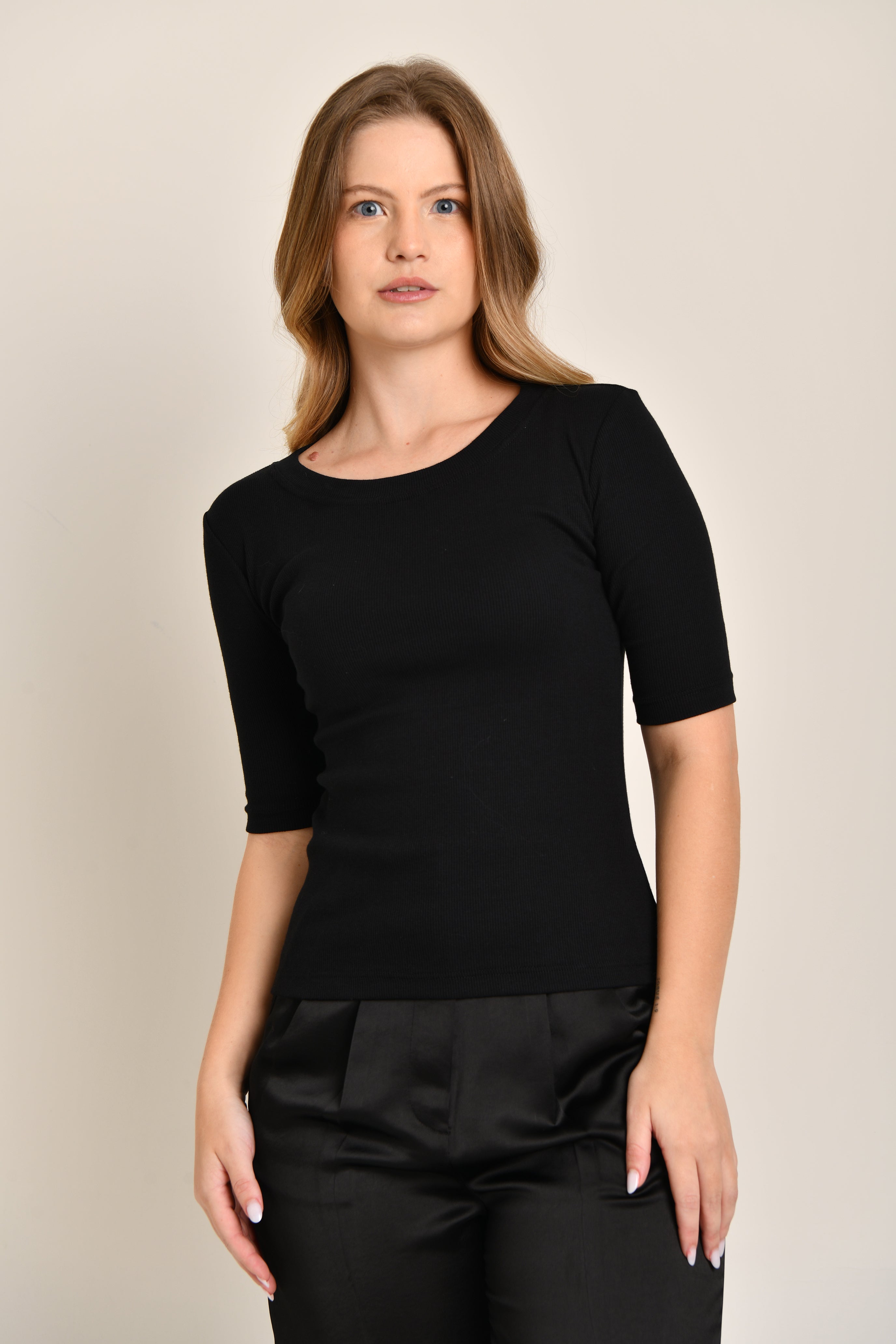 Camiseta Douz Roberta 3/4 Canelada Preta