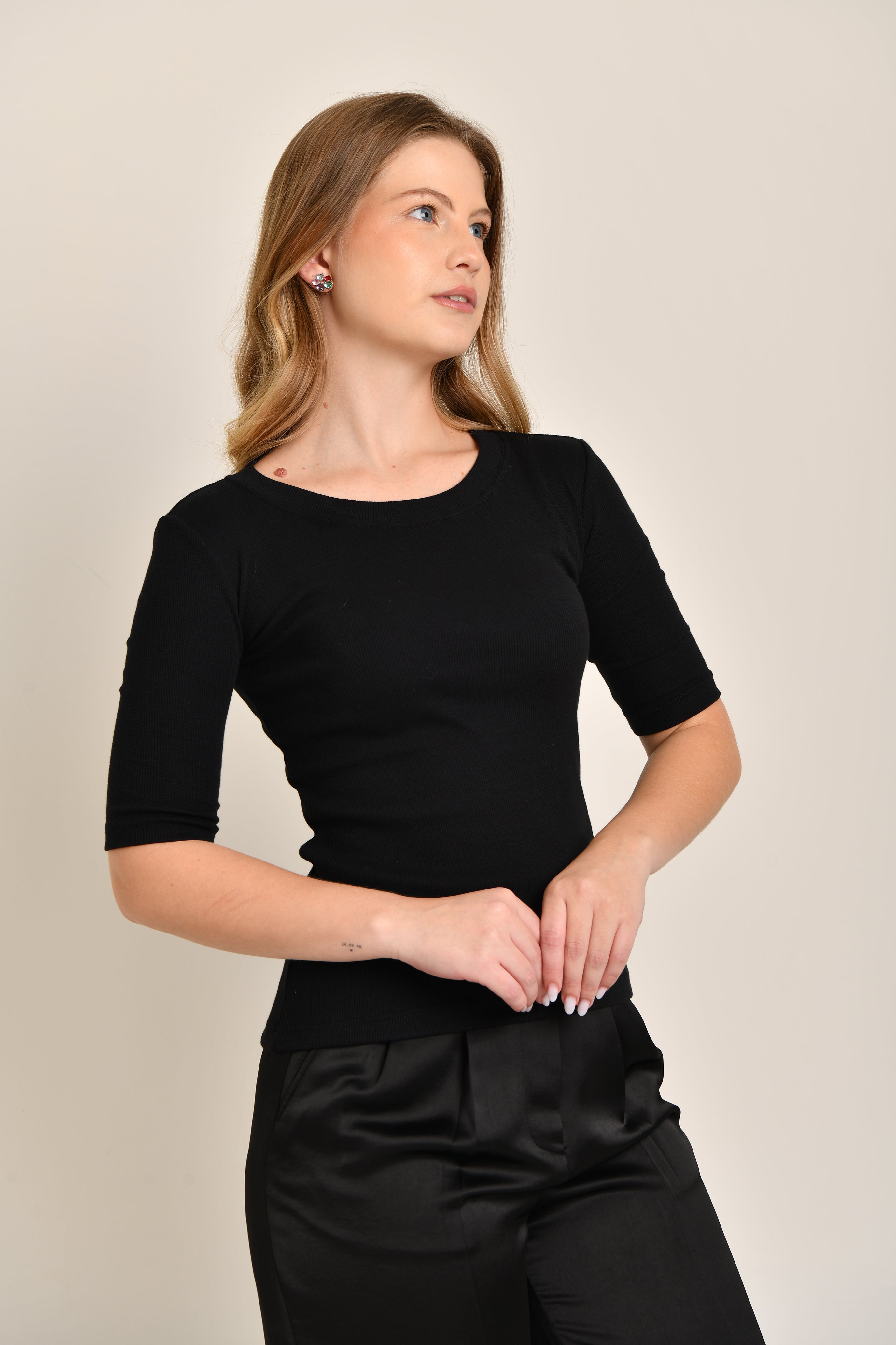 Camiseta Douz Roberta 3/4 Canelada Preta