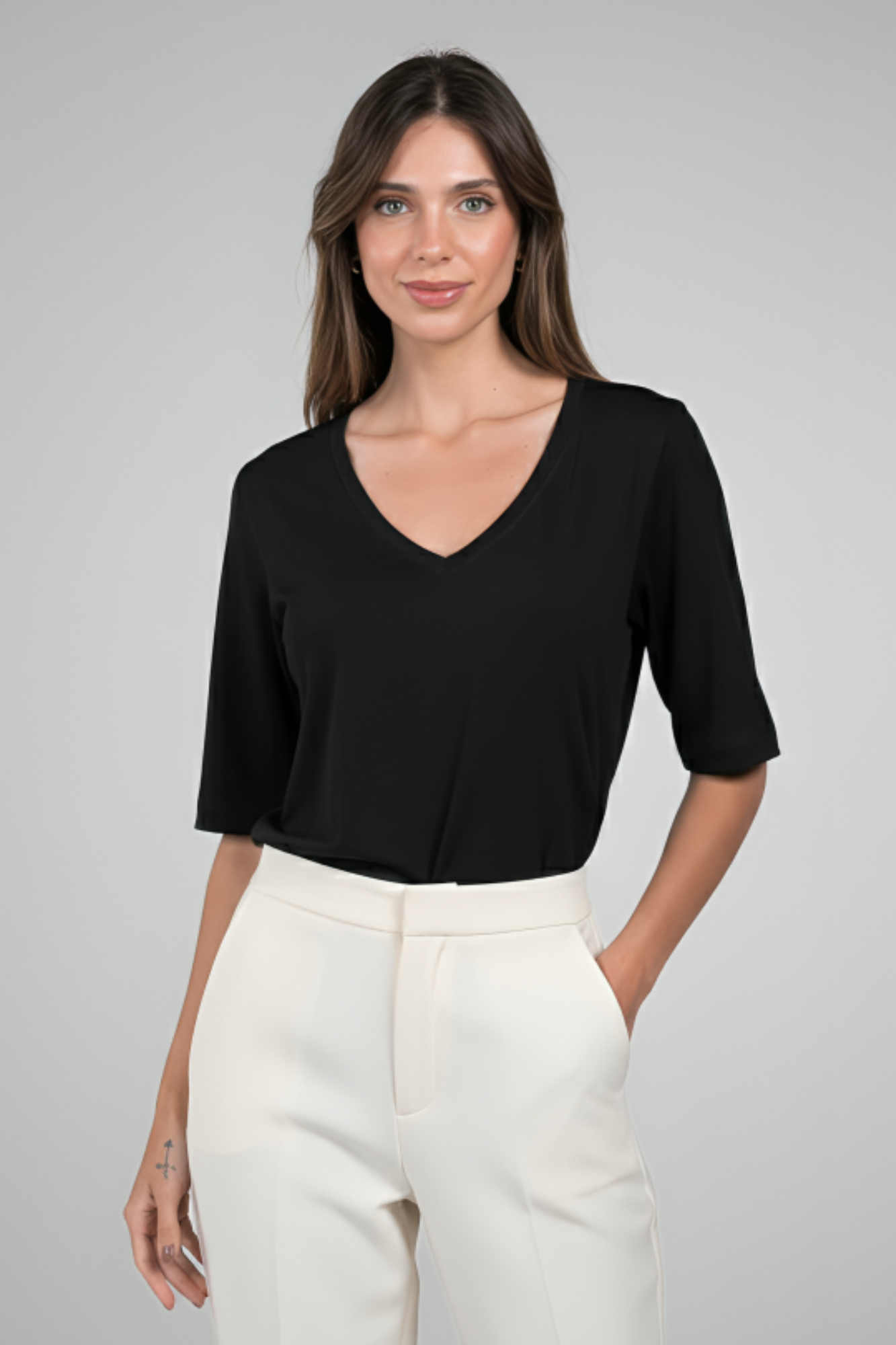 Camiseta Moon 3/4 Gola V Preta