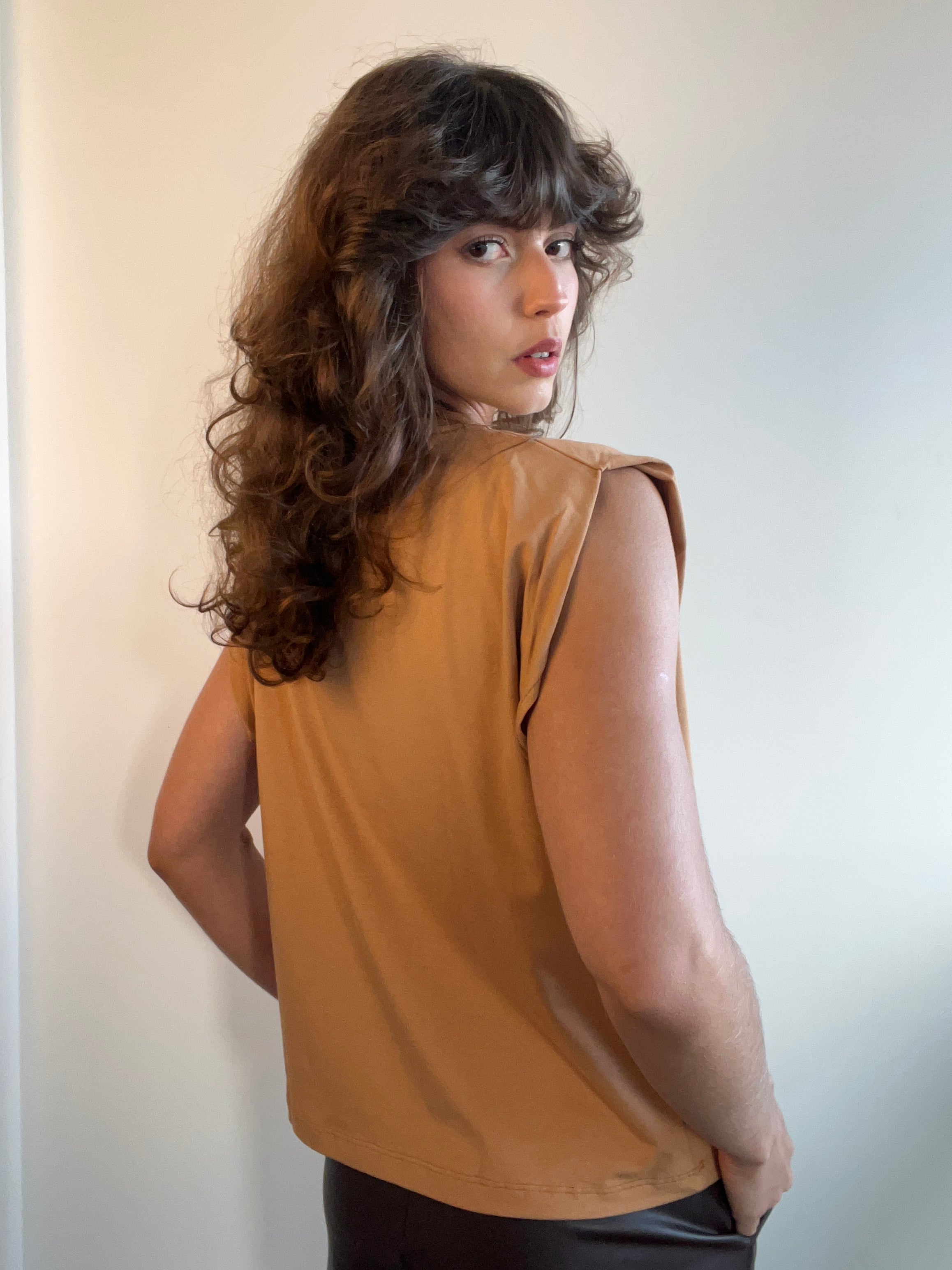Camiseta Douz Najla Caramelo