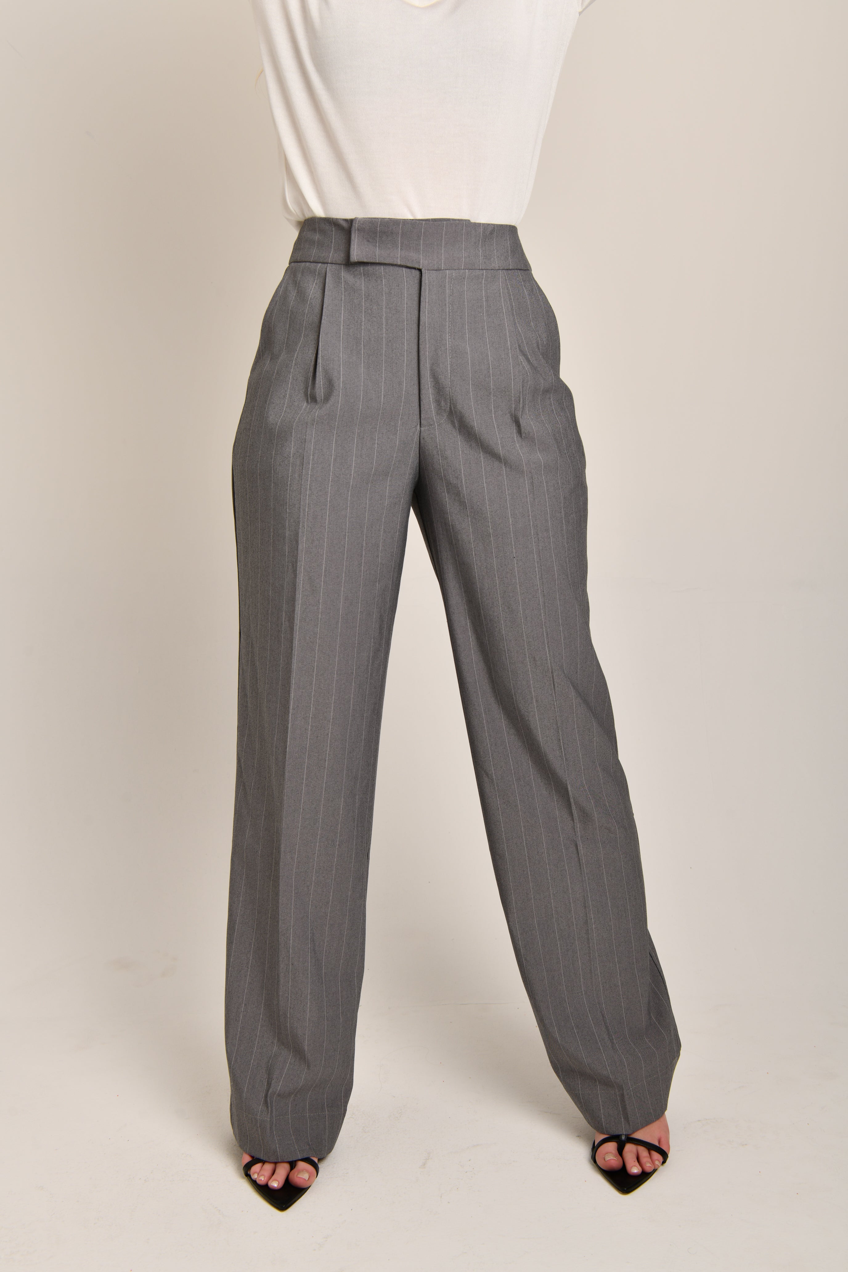 Calça Alfaiataria Moon Risca de Giz Cinza