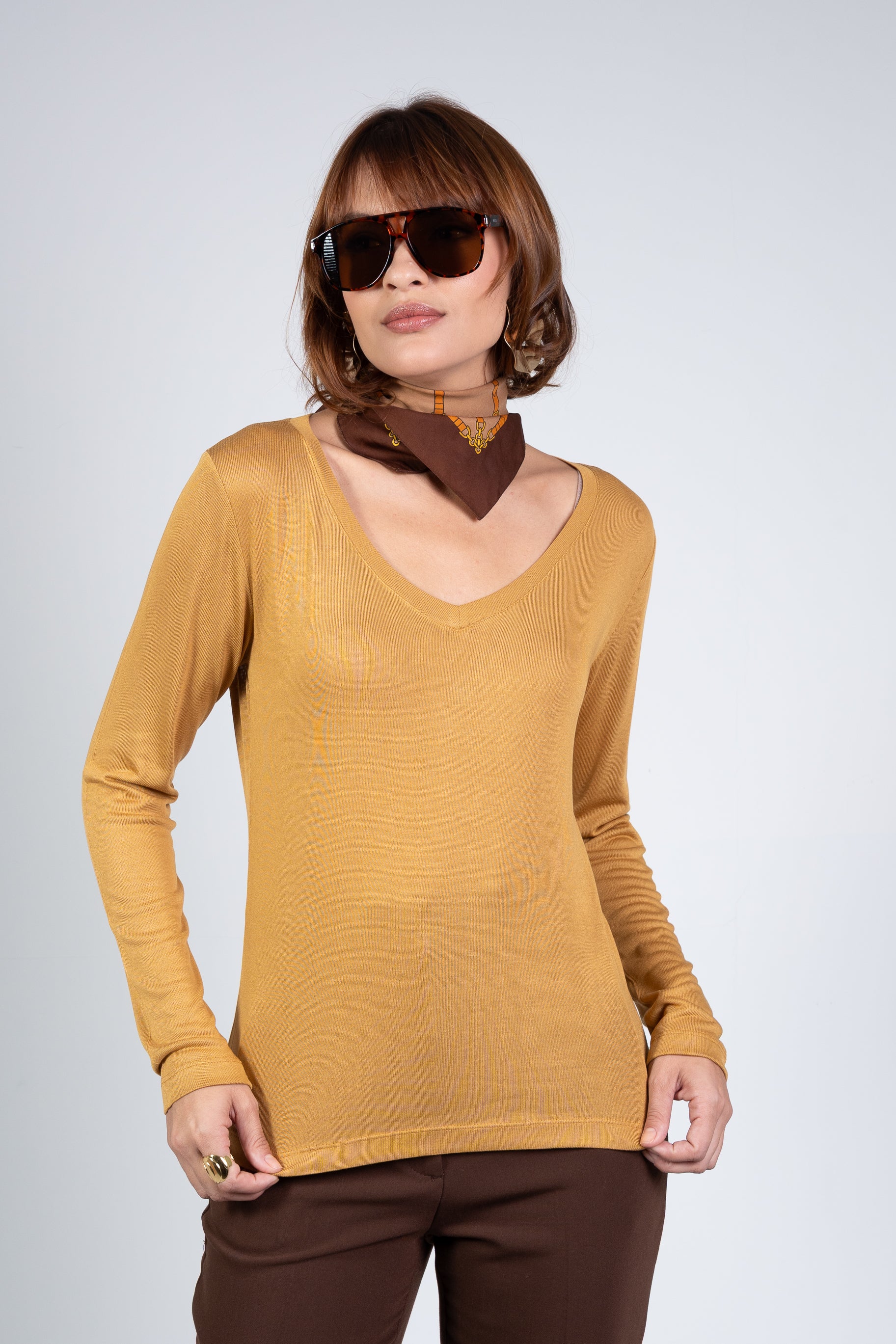 Blusa Modal Moon Relax Gola V Bege