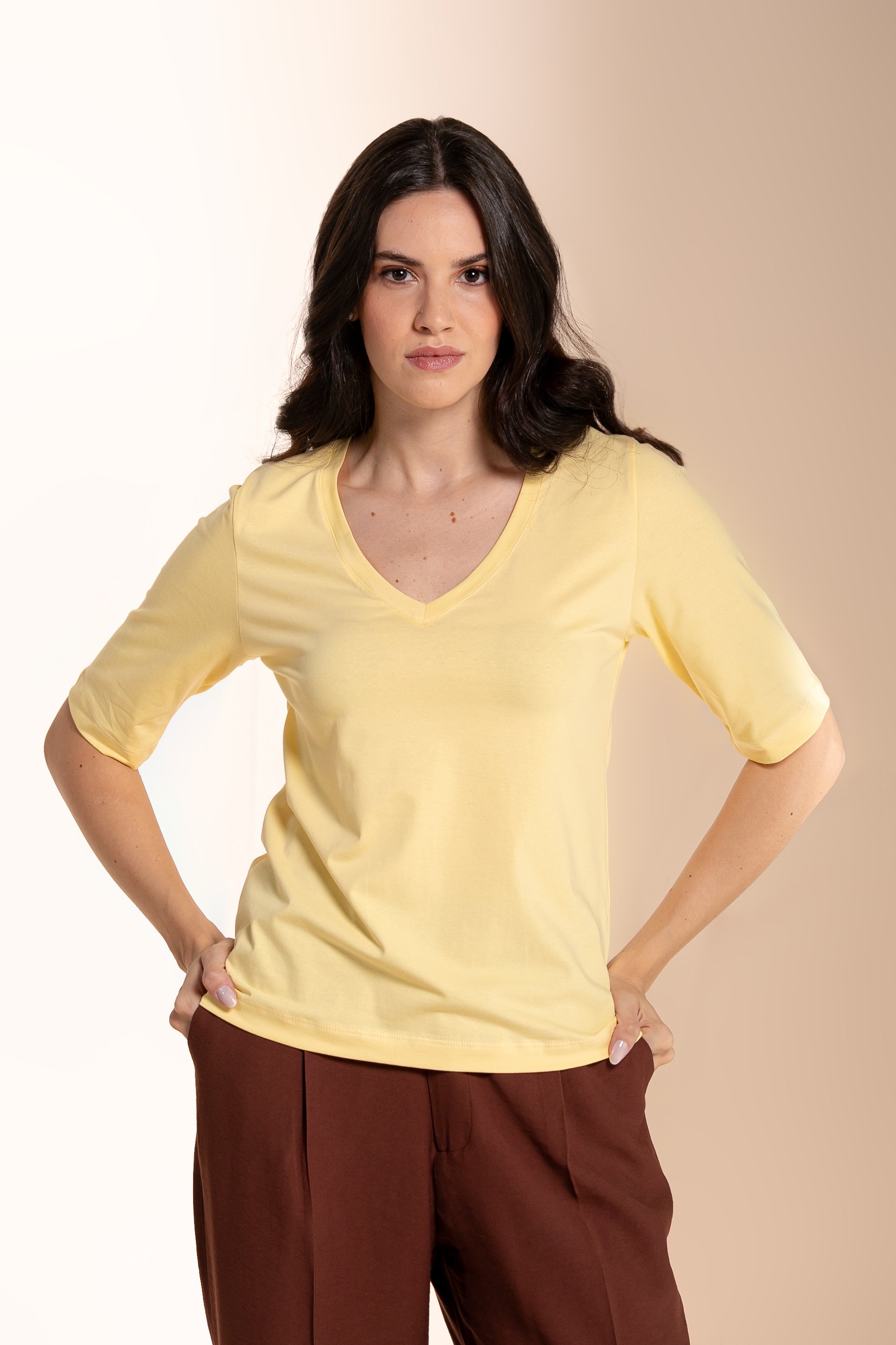 Camiseta Moon 3/4 Gola V Amarelo Manteiga