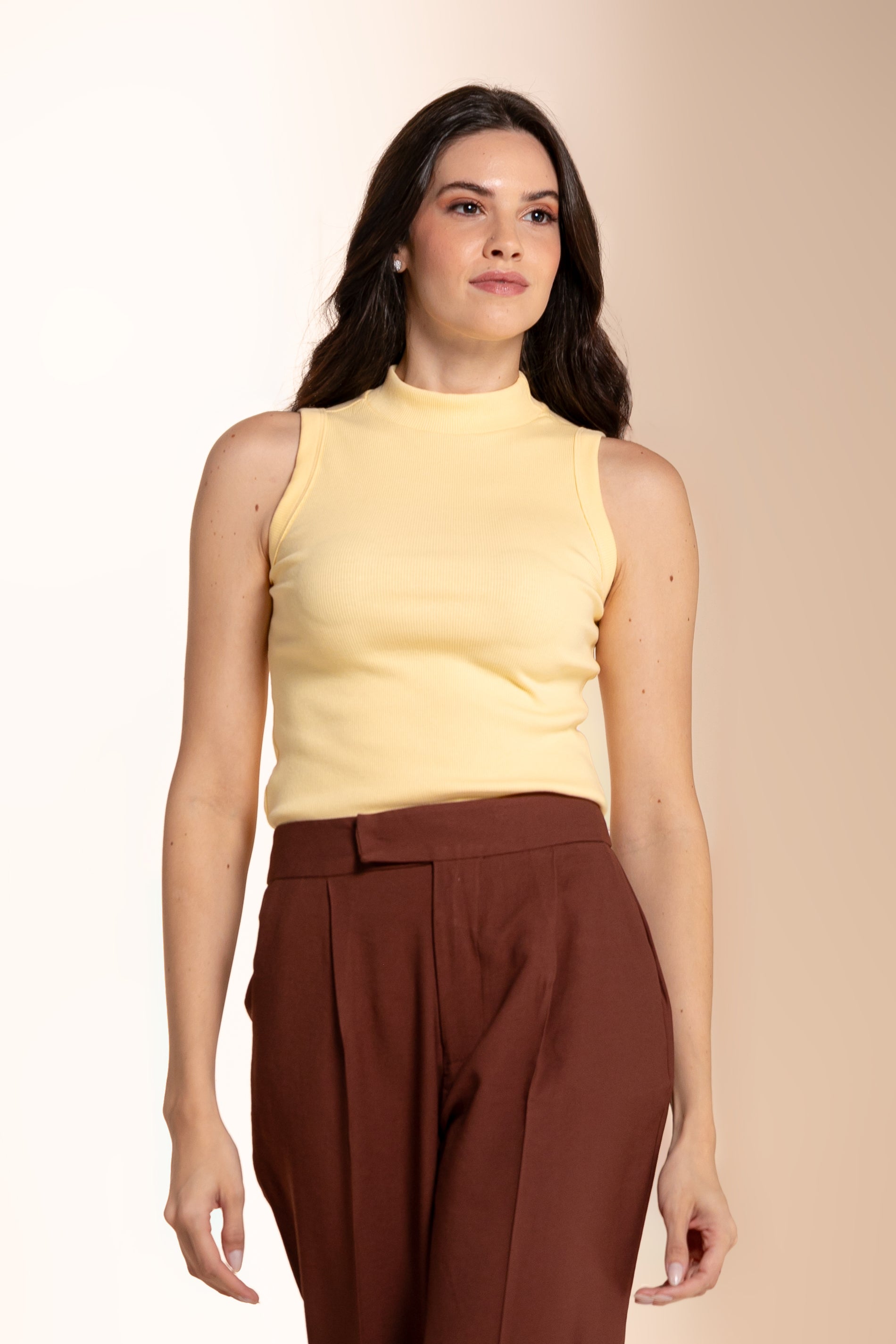 Regata Canelada Moon Gola Alta Amarelo Manteiga