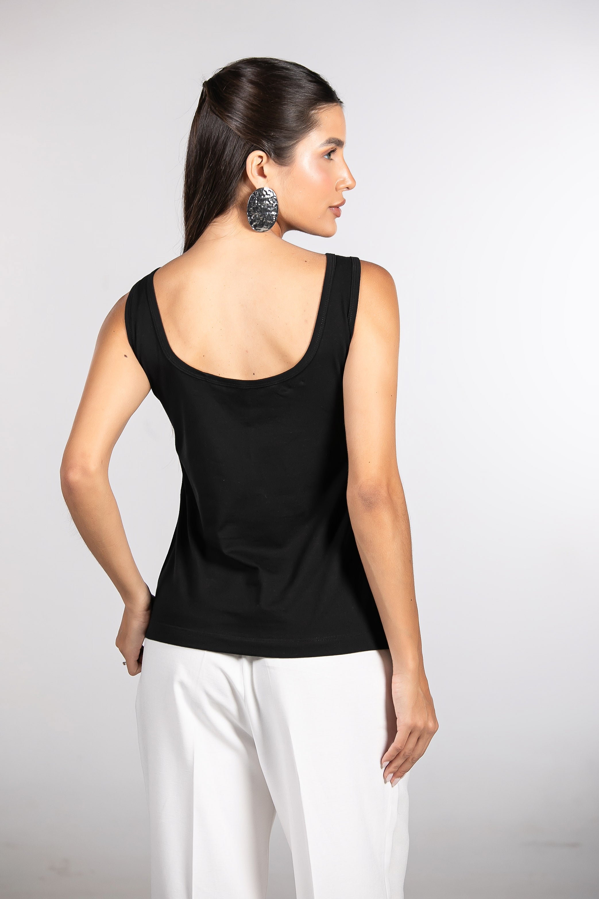 Regata Lisa Moon Decote U Preta