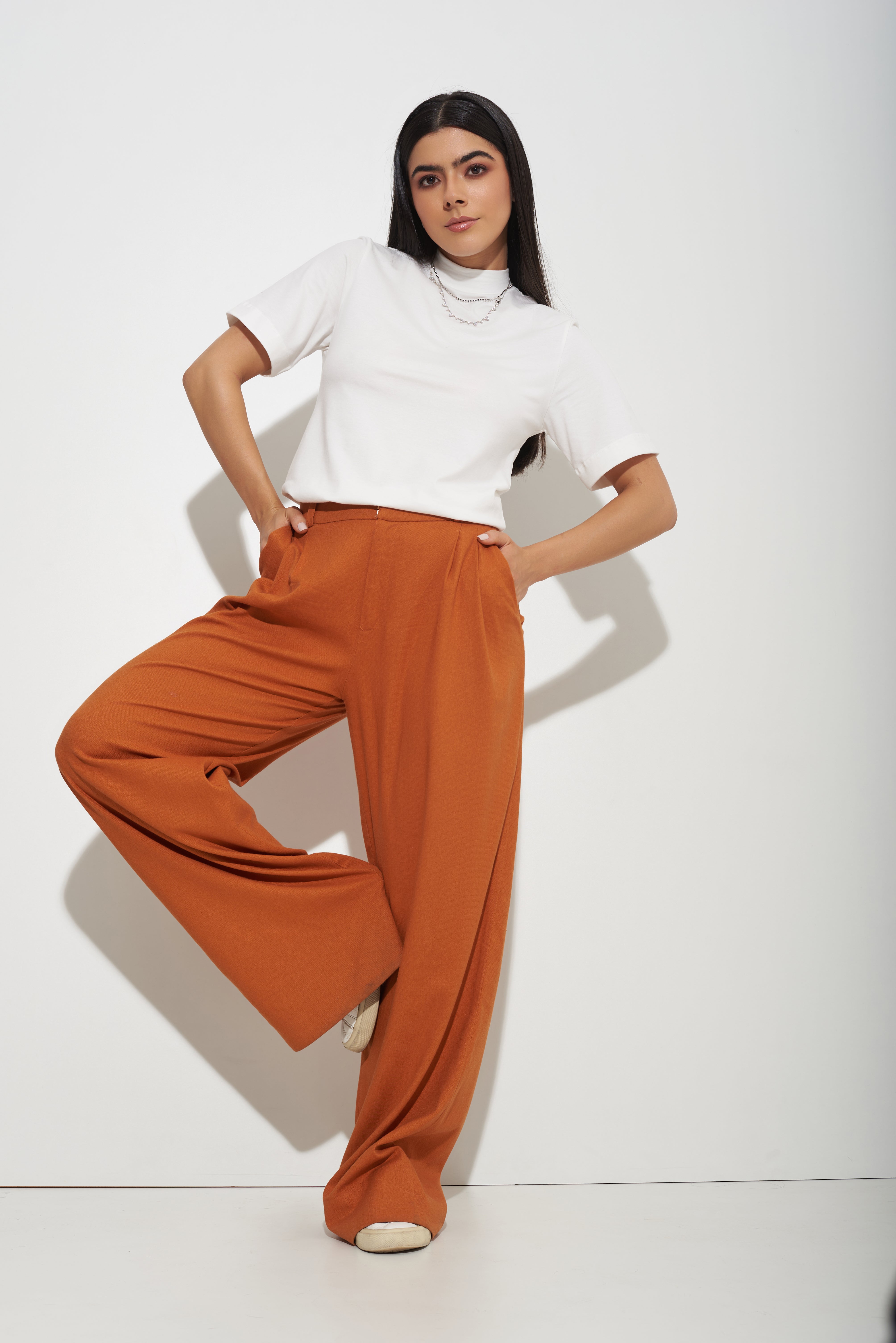 Camiseta Moon Basics Gola Alta Off-white