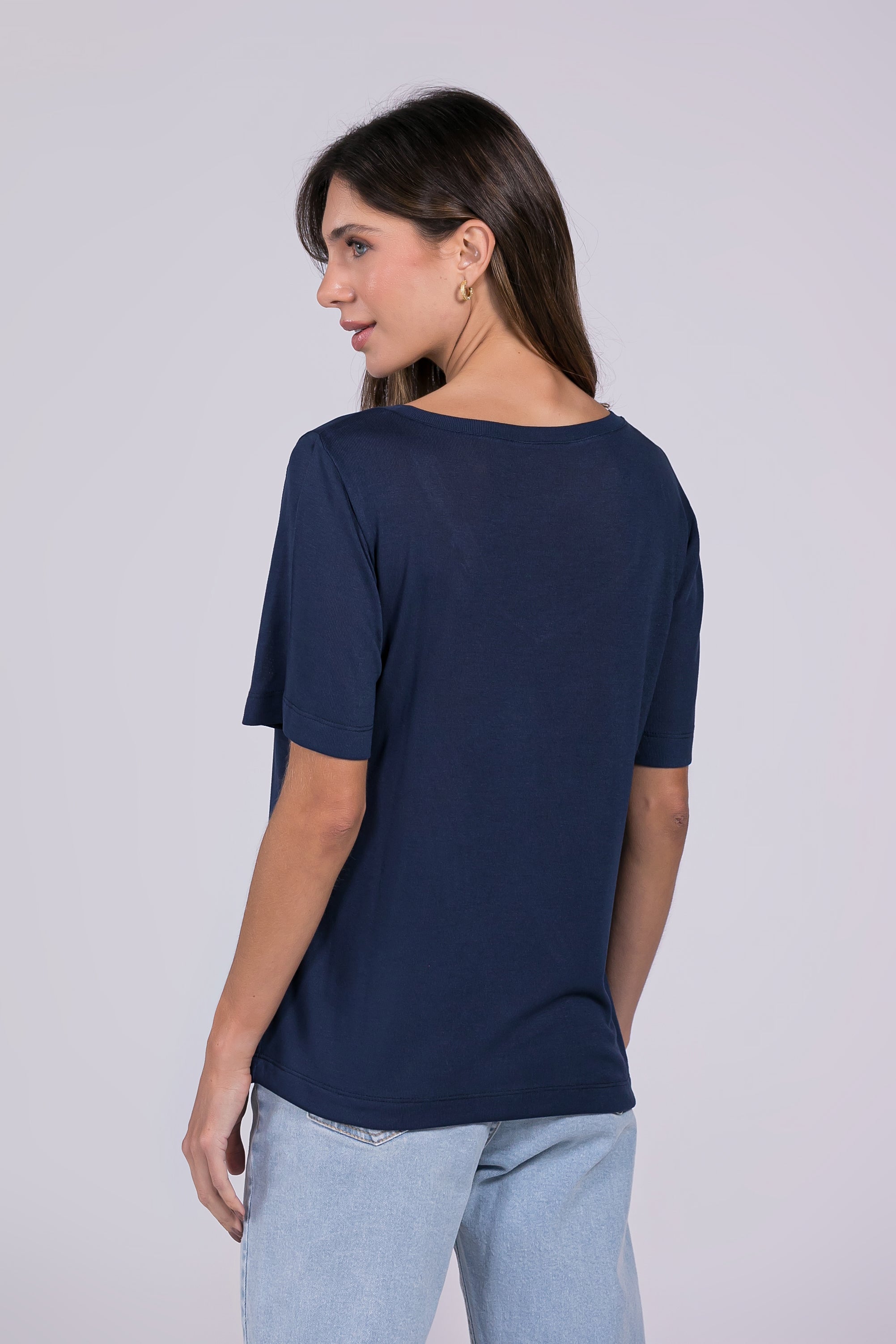 Camiseta Modal Moon Relax Gola V Marinho