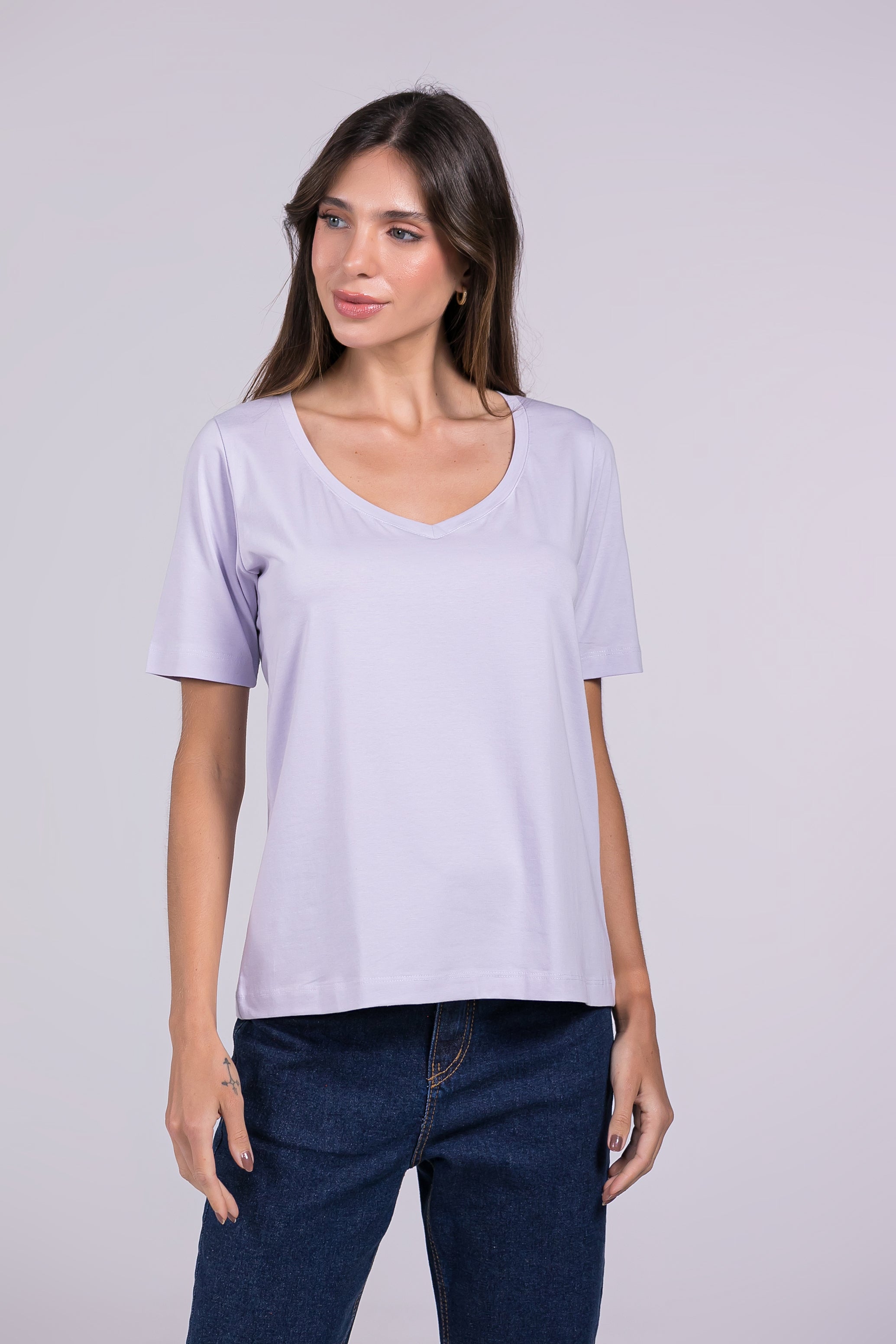 Camiseta Lisa New Moon Gola V Lilás
