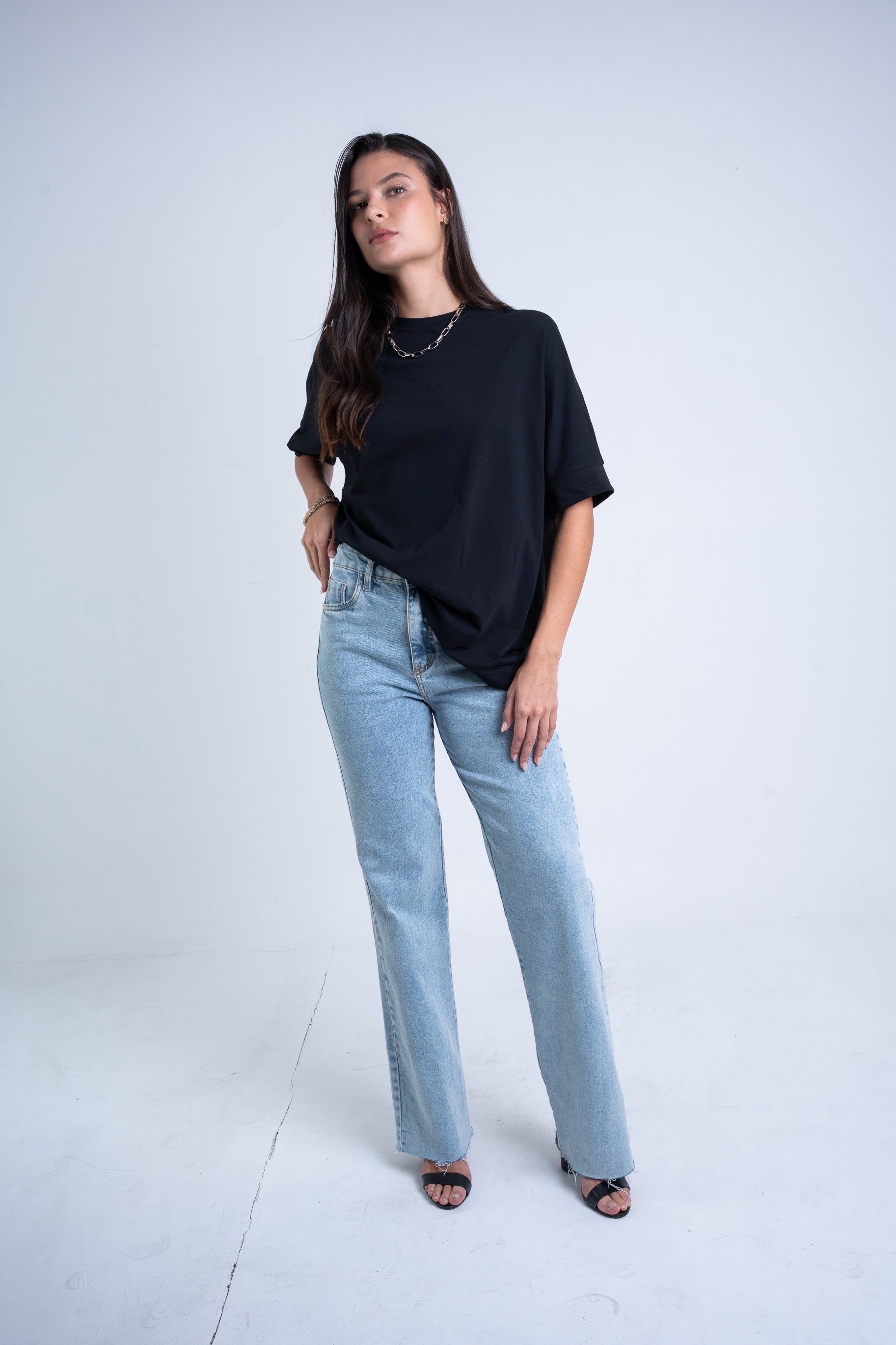 Camiseta Moon Oversized Gola O Preta