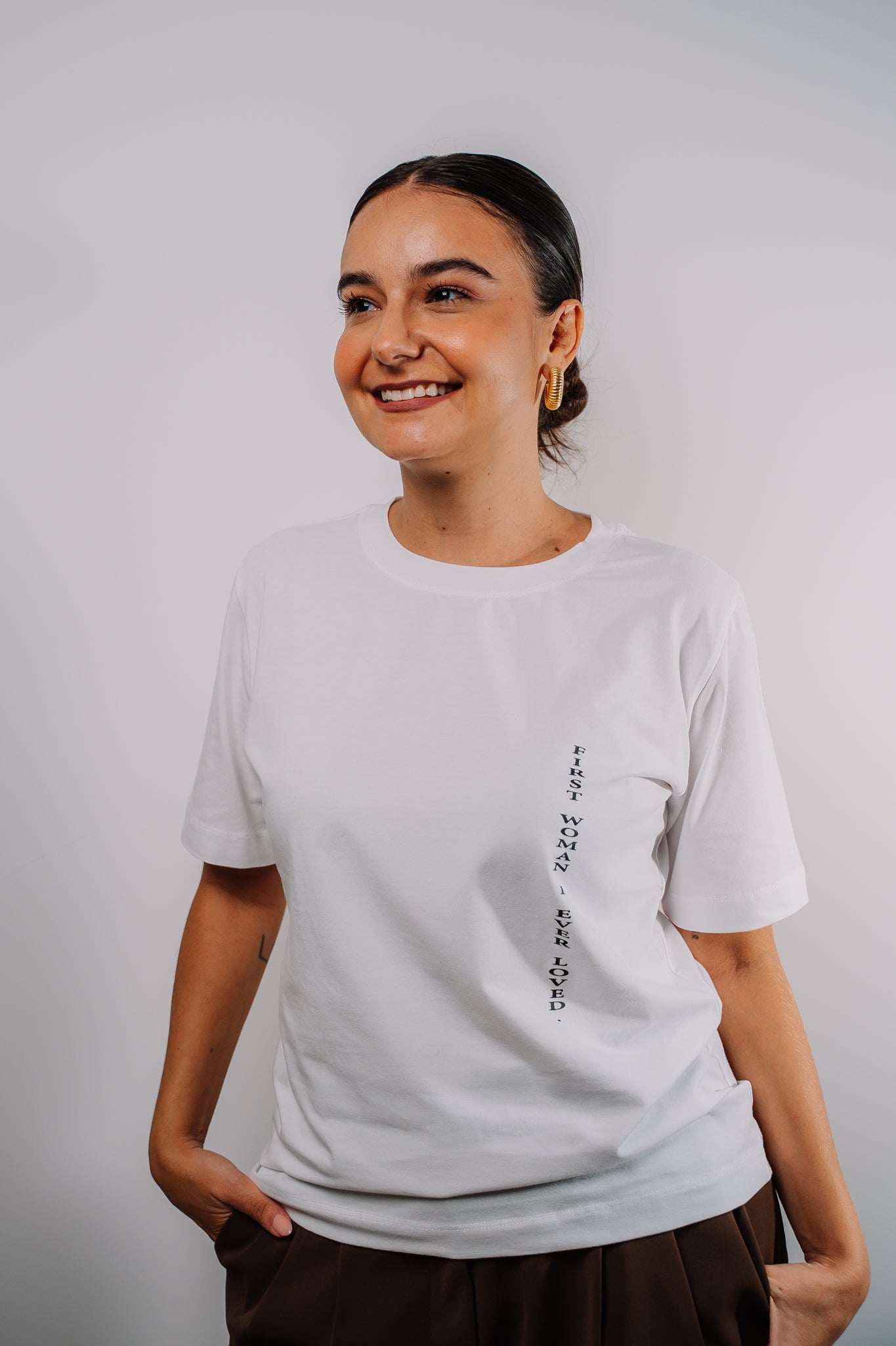 Camiseta First Woman Gola O Branca