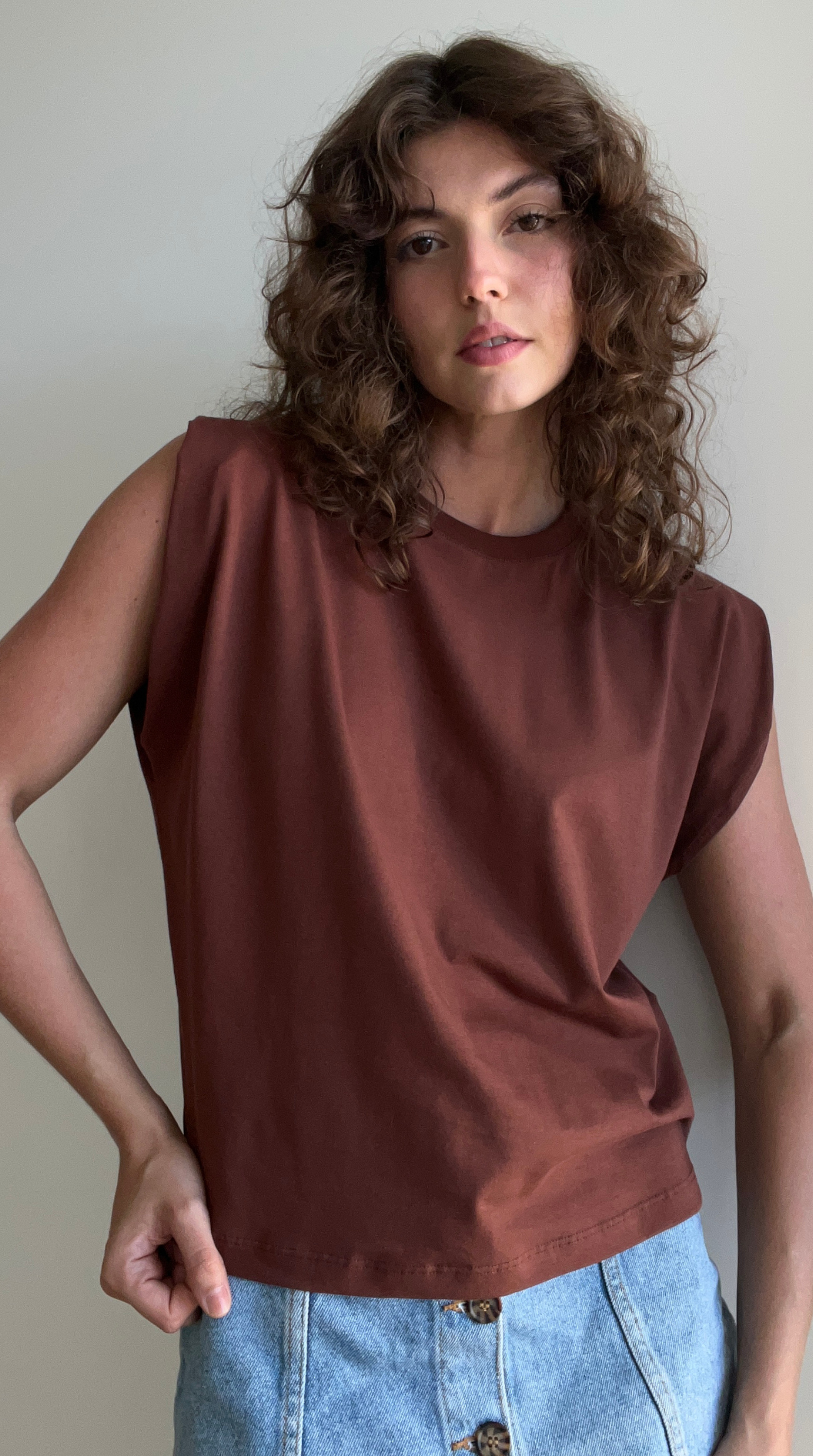Camiseta Douz Najla Marrom