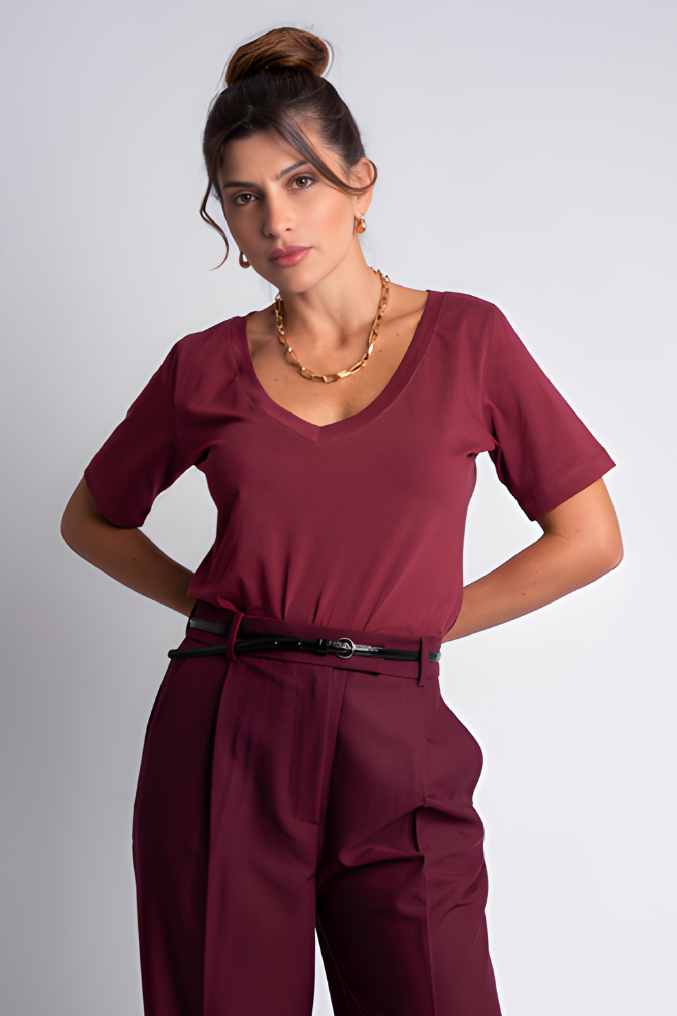 Camiseta Lisa New Moon Gola V Bordô