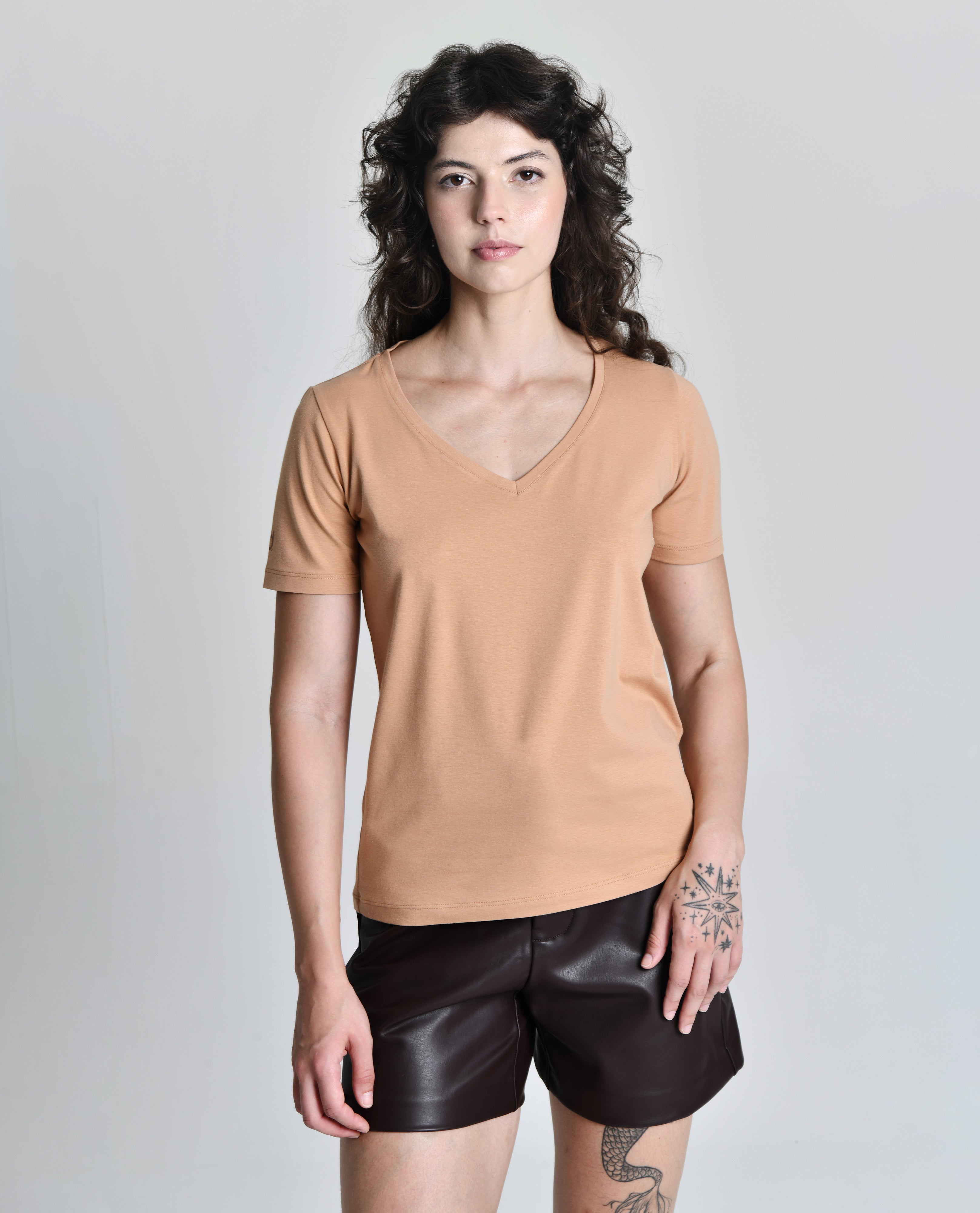 Camiseta Douz Manuela Caramelo