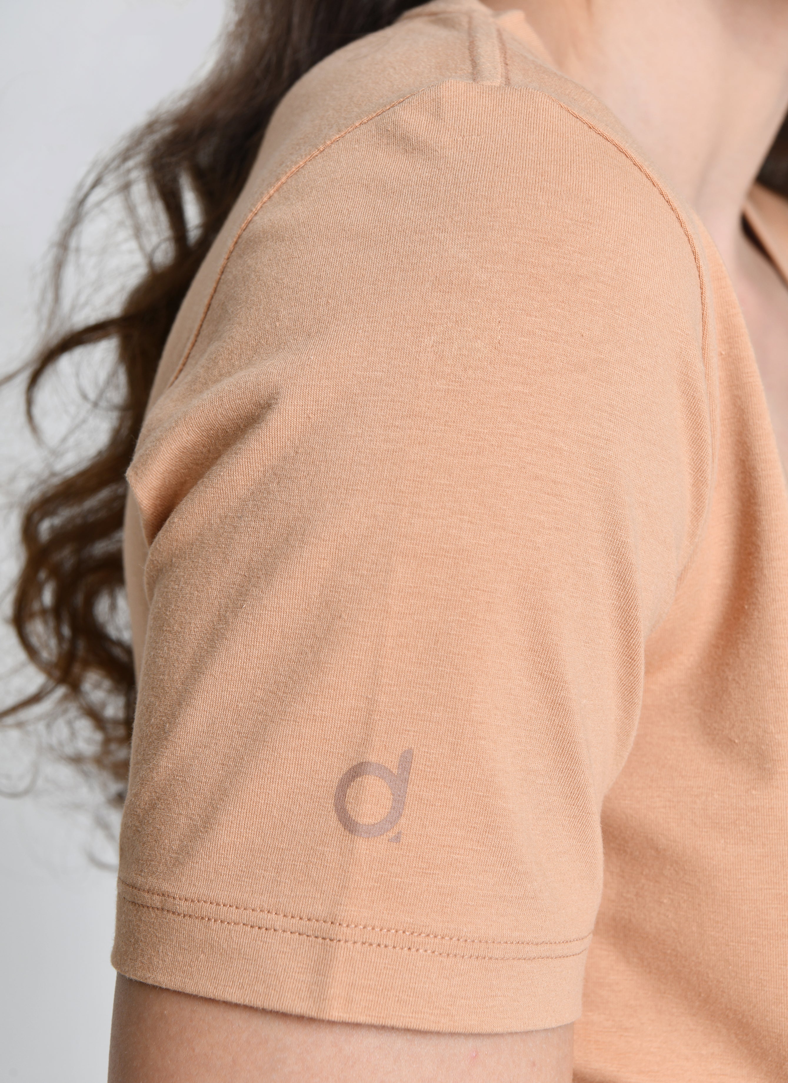 Camiseta Douz Manuela Caramelo
