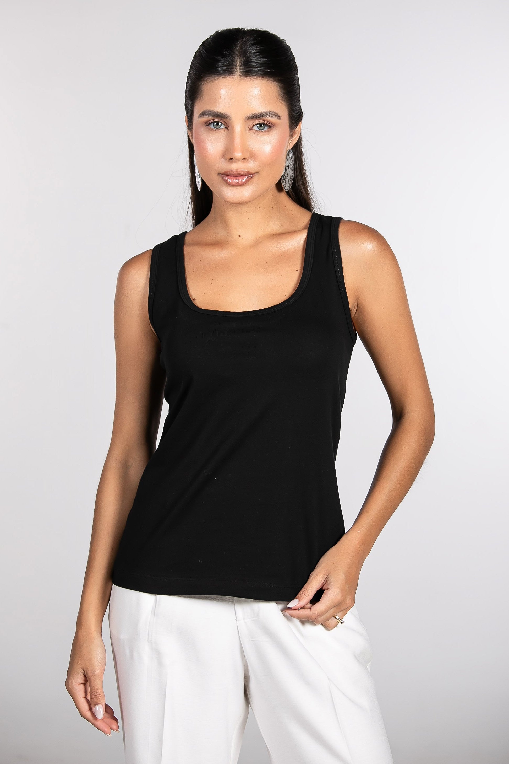 Regata Lisa Moon Decote U Preta