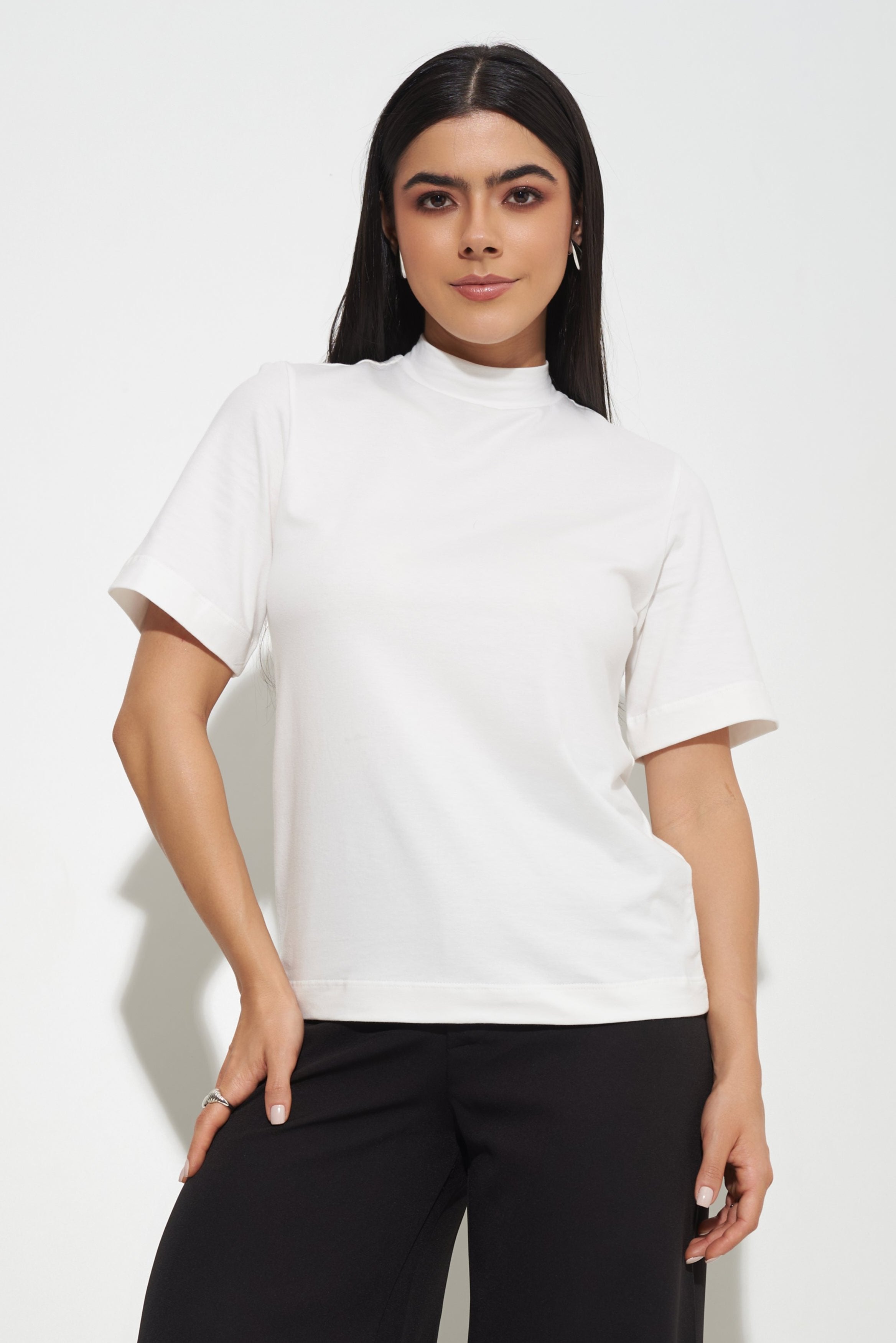 Camiseta Moon Basics Gola Alta Off-white