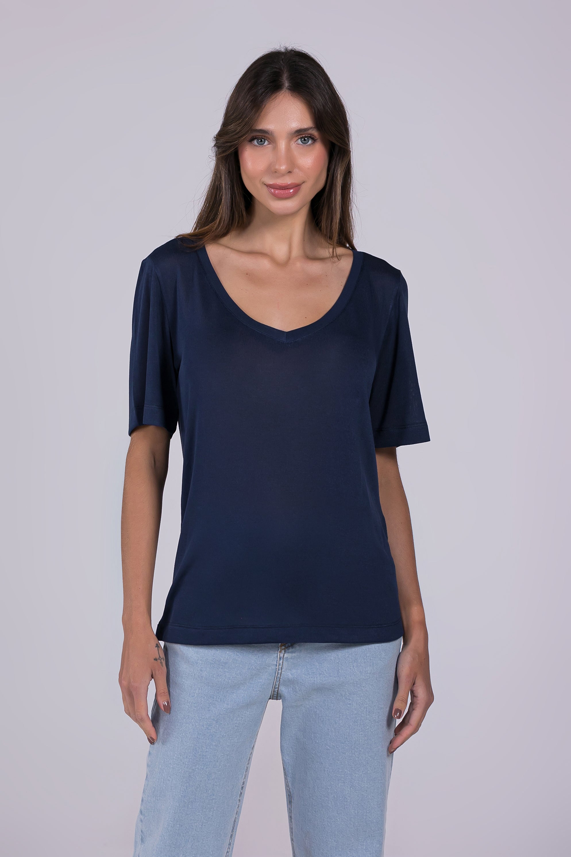 Camiseta Modal Moon Relax Gola V Marinho