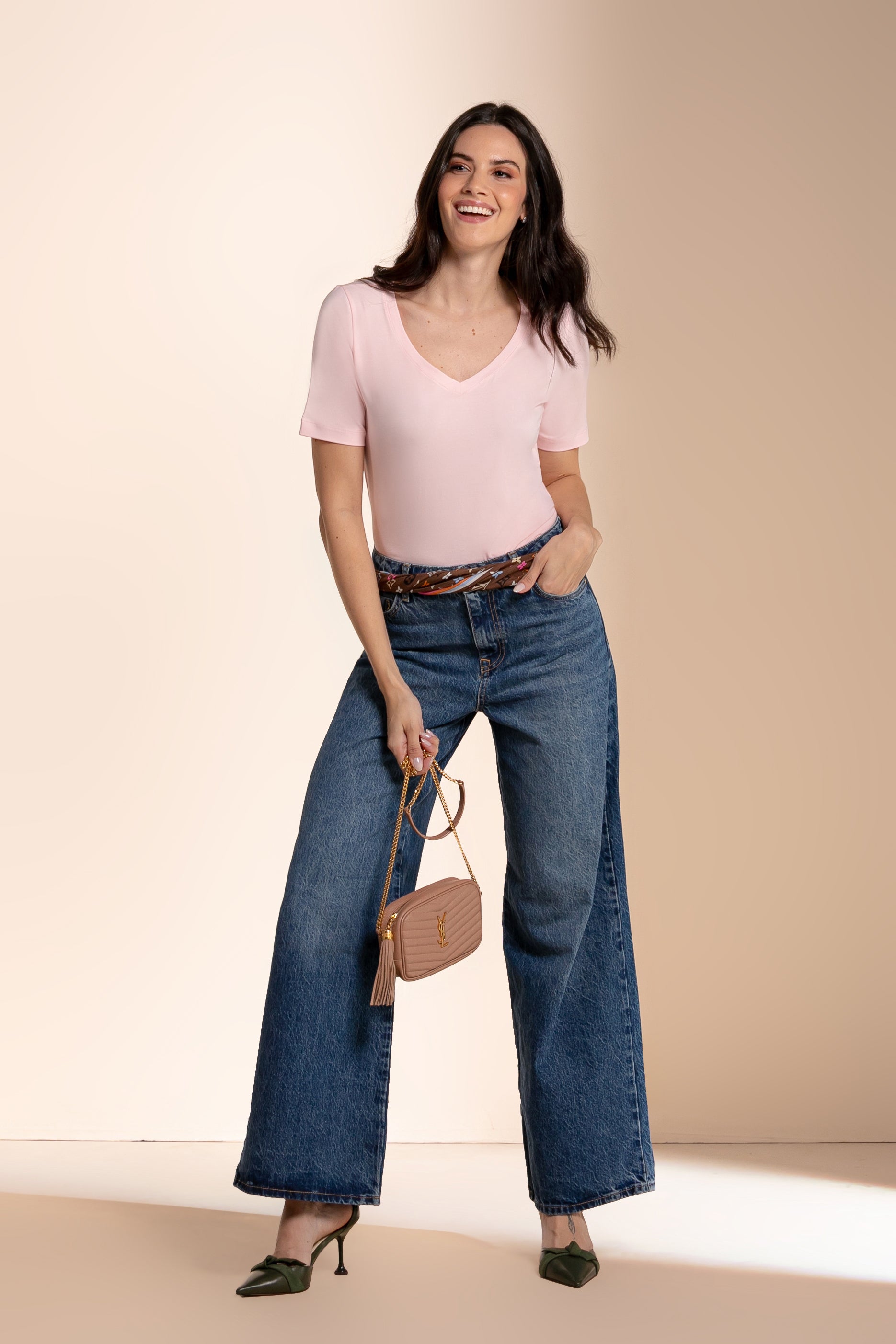 Camiseta Lisa New Moon Gola V Cotton Pink