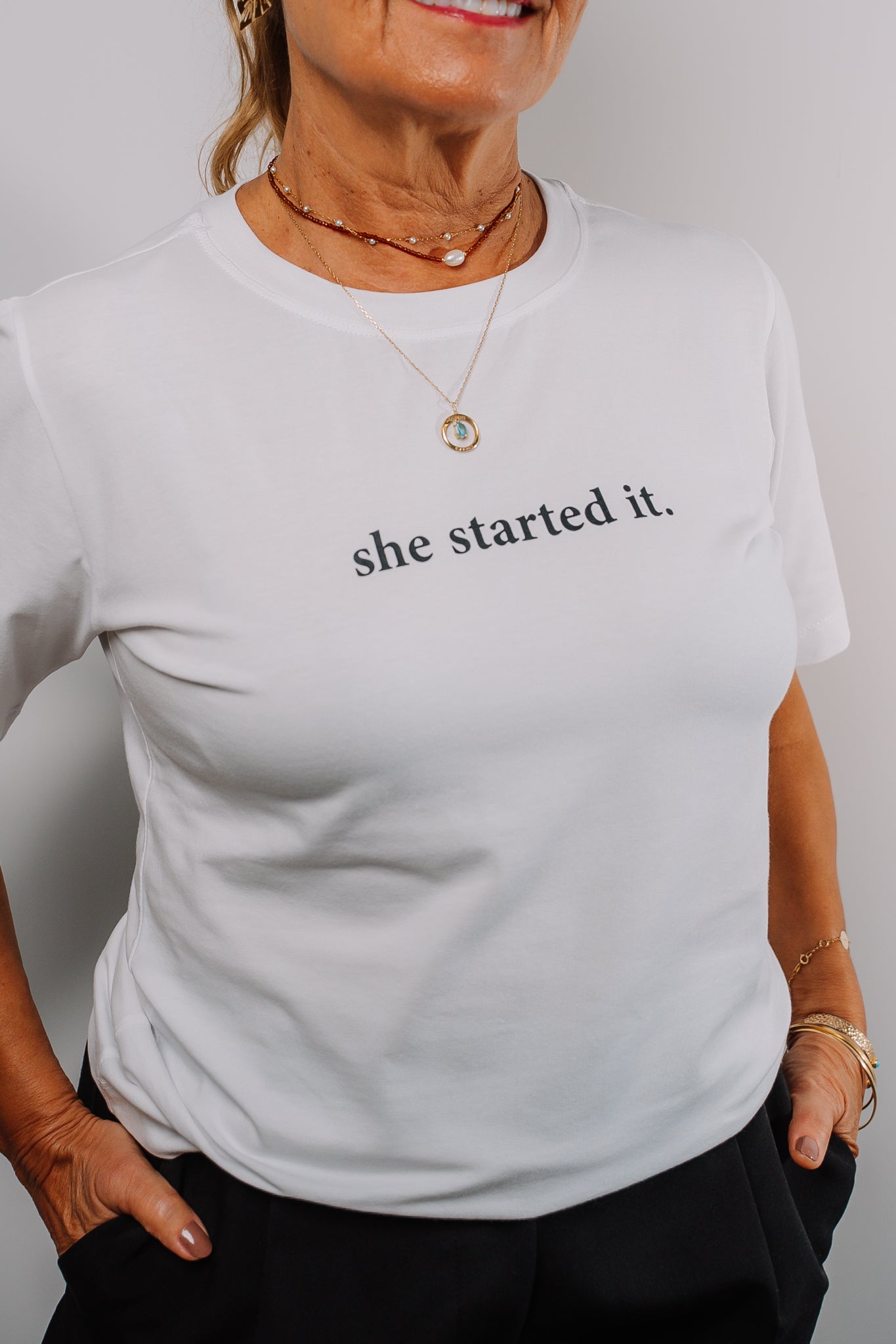 Camiseta She Started It Gola O Branca
